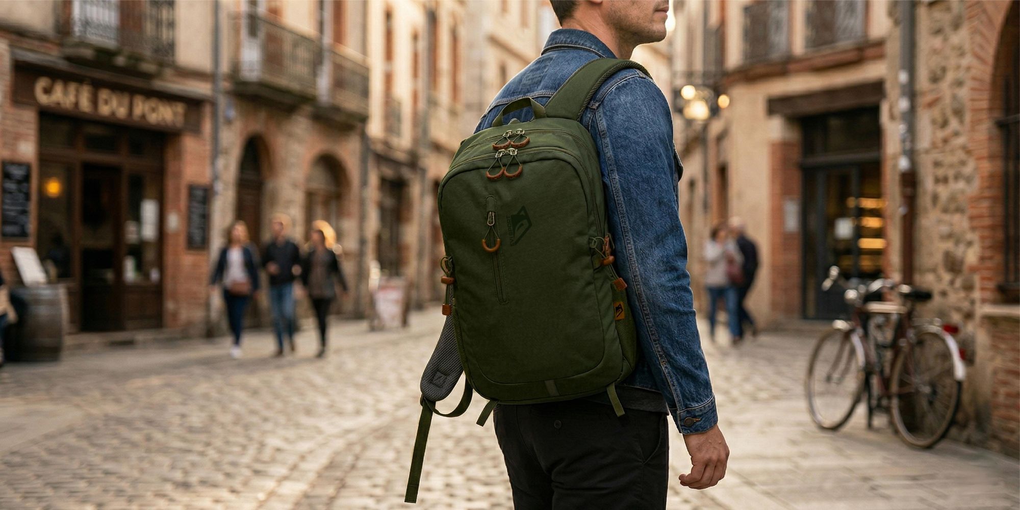 Wanderrucksack 25L Trekkingrucksack Herren & Damen, Titan-Core™ Nylon Outdoor Rucksack mit Regenschutz & Laptopfach, EVI SPORT Trailpack Army Green