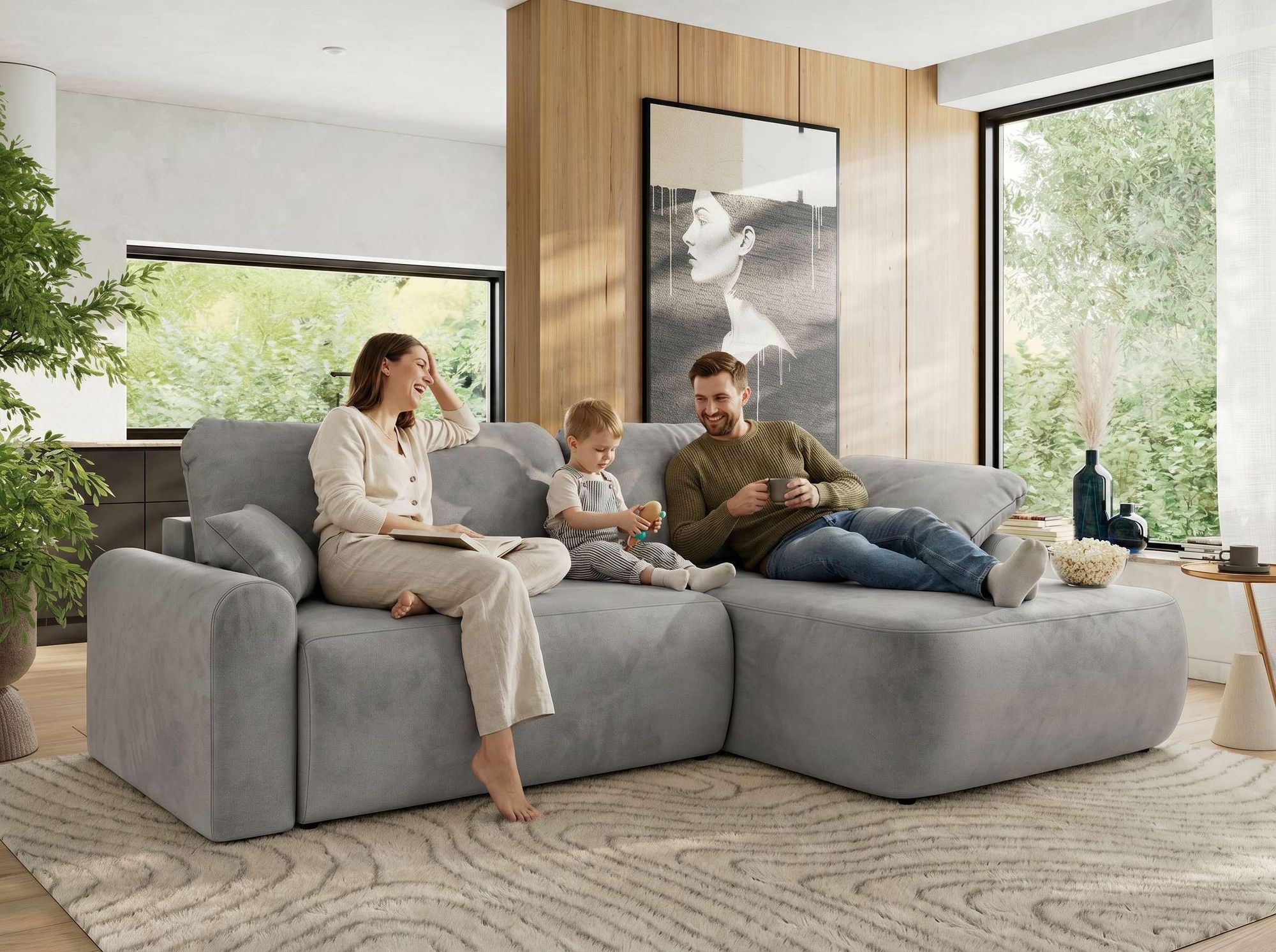 Familie entspannt gemeinsam auf beigem Ecksofa im hellen Wohnzimmer.