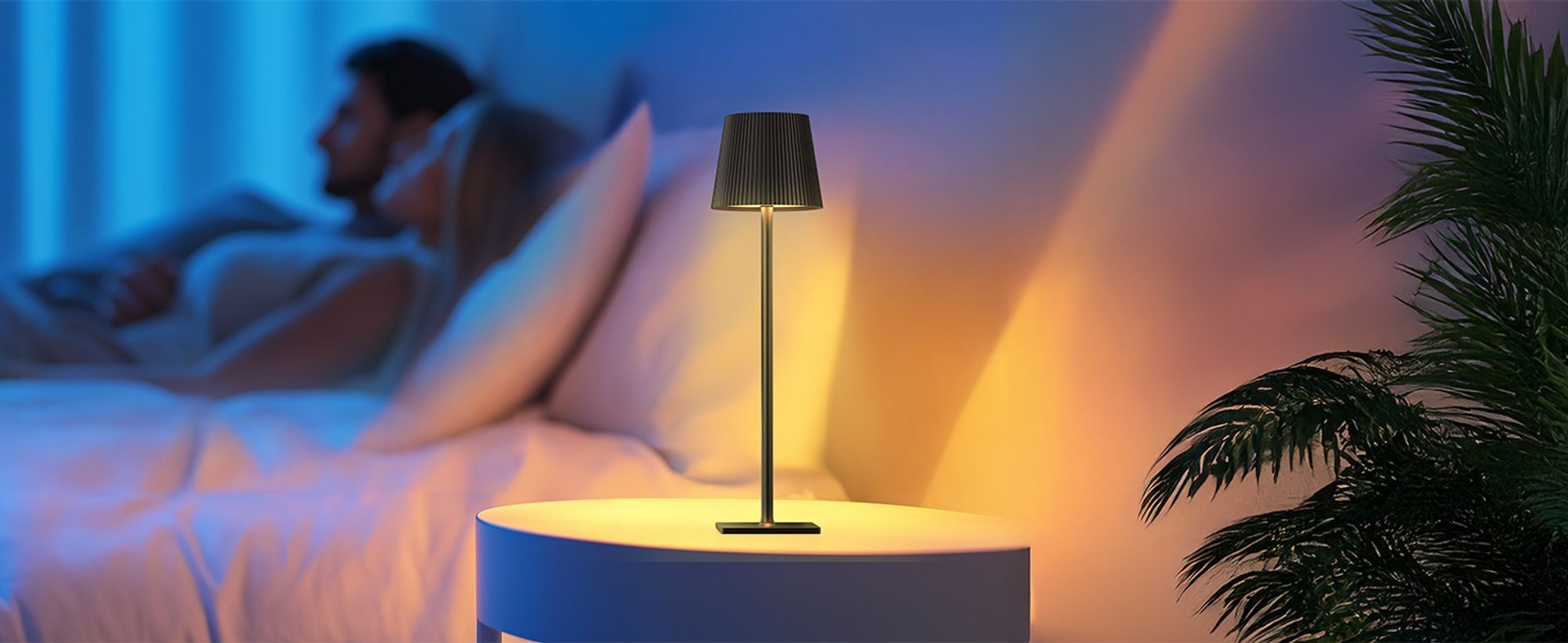 Tischlampe Kabellos, LED Tischleuchte, Dimmbar Touch Akku Tischleuchte Kabellos mit USB Ladestation, Warmweiß Tischlampe, IP54 Wasserdichte, Schwarz