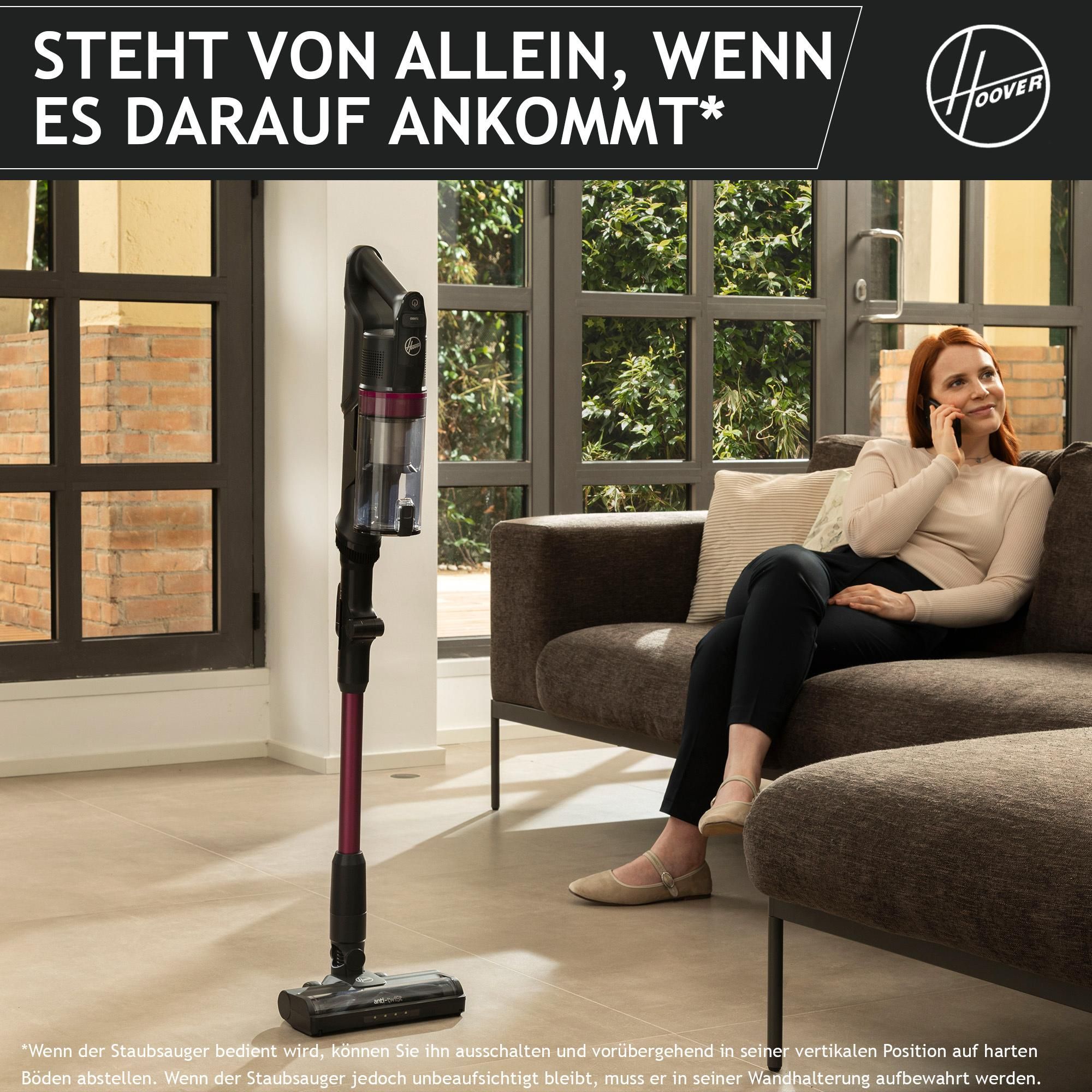 Staubsauger steht im Raum