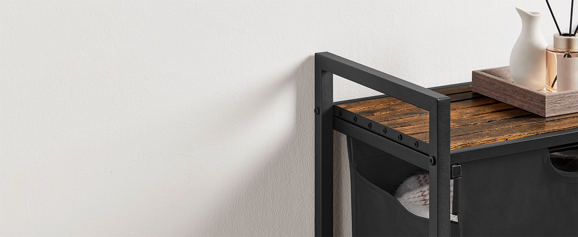 Robust und stabil: Besteht aus langlebigem MDF und verstärkten 2 x 2 cm Stahlrohreh