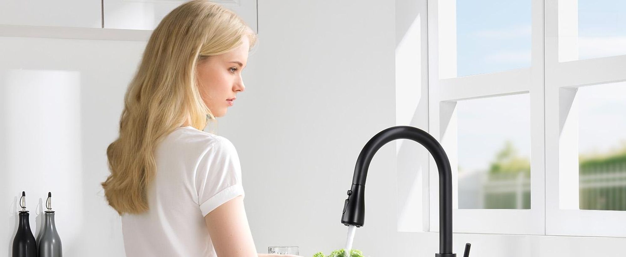 AjieQaQ Wasserhahn Küche ausziehbar, Schwarz, 304 Edelstahl, 2 Strahlarten, 360° schwenkbar, Hochdruck, mit Brause