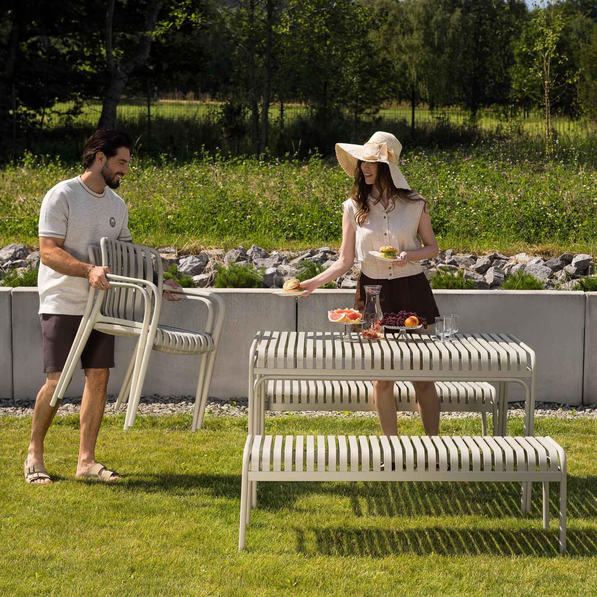 di volio Gartentisch MALIO - 130x80 cm, wetterfester Outdoor-Tisch aus Metall, matt beige