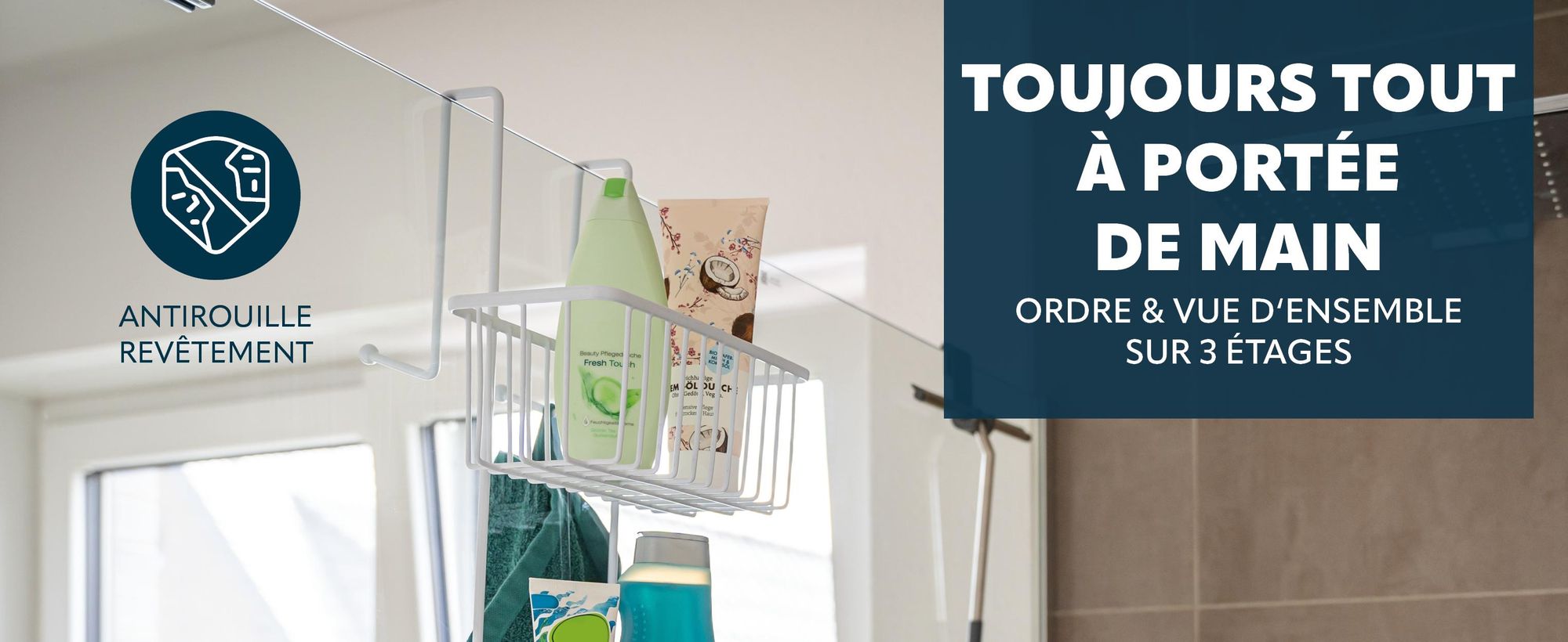etagere de douche dans la salle de bains