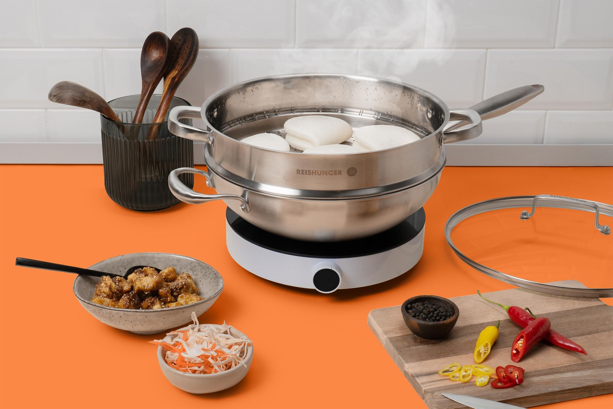 REISHUNGER Unbeschichteter Edelstahl Wok mit Dämpfeinsatz – 30 cm Durchmesser – mit ofenfestem Deckel – Für alle Herdtypen geeignet