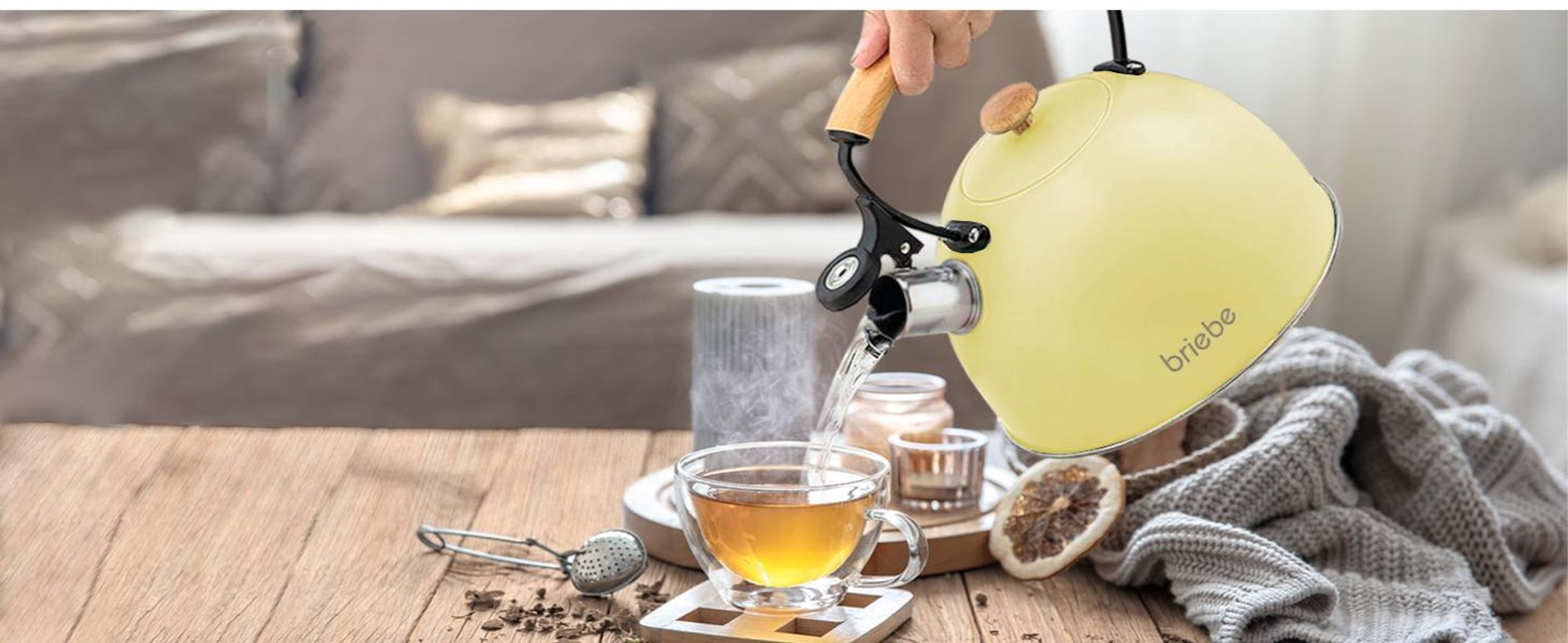 Briebe Pastel Wasserkessel Induktion Flötenkessel 2,3L Edelstahl, Retro Holzgriff Gelb