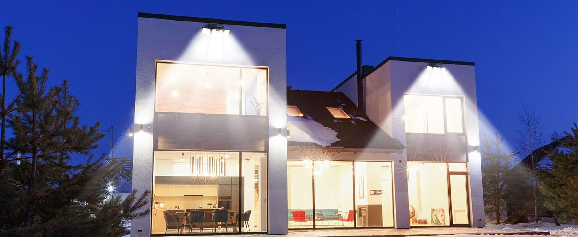 Solarleuchten Außen mit Bewegungsmelder, 74 LED Solar Strahler Außen, 360° Drehbar, 3 Modi Wandleuchte, 2400mAh Solar Außenleuchte, LED Solarlampen