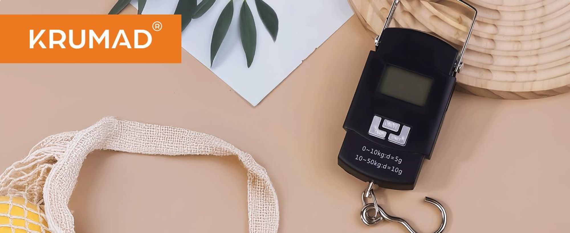 KRUMAD Digitale Kofferwaage 50 kg – tragbare Gepäckwaage mit Haken & LCD – Handwaage mit TARA für Reisen, Fluggepäck & Gepäckkontrolle