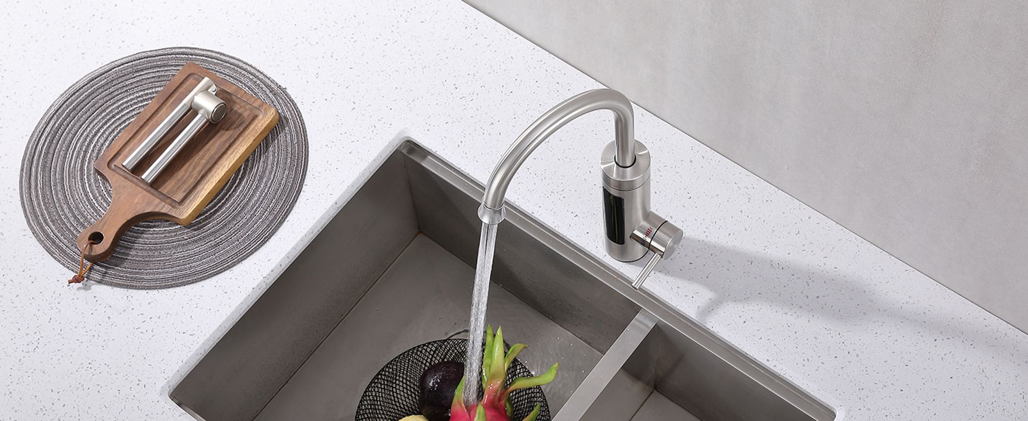 Homelody Elektrische Küchenarmatur mit Wasserfilter, Wasserhahn 360° drehbar mit Durchlauferhitzer, Wasserhahn Trinkwasserfilter LED Temperaturanzeige