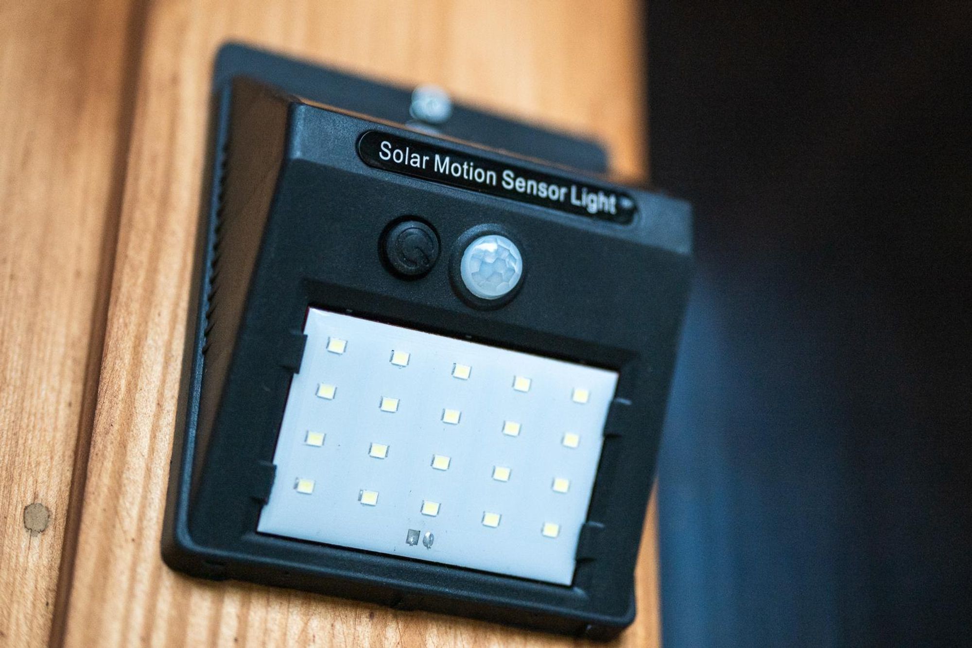 LUMILED Solarlampe für Außen mit Bewegungsmelder Solar Wandleuchte IP44 Solarleuchte für Garten Sicherheitswandleuchte Wandlampe Außenleuchte kaltweiß