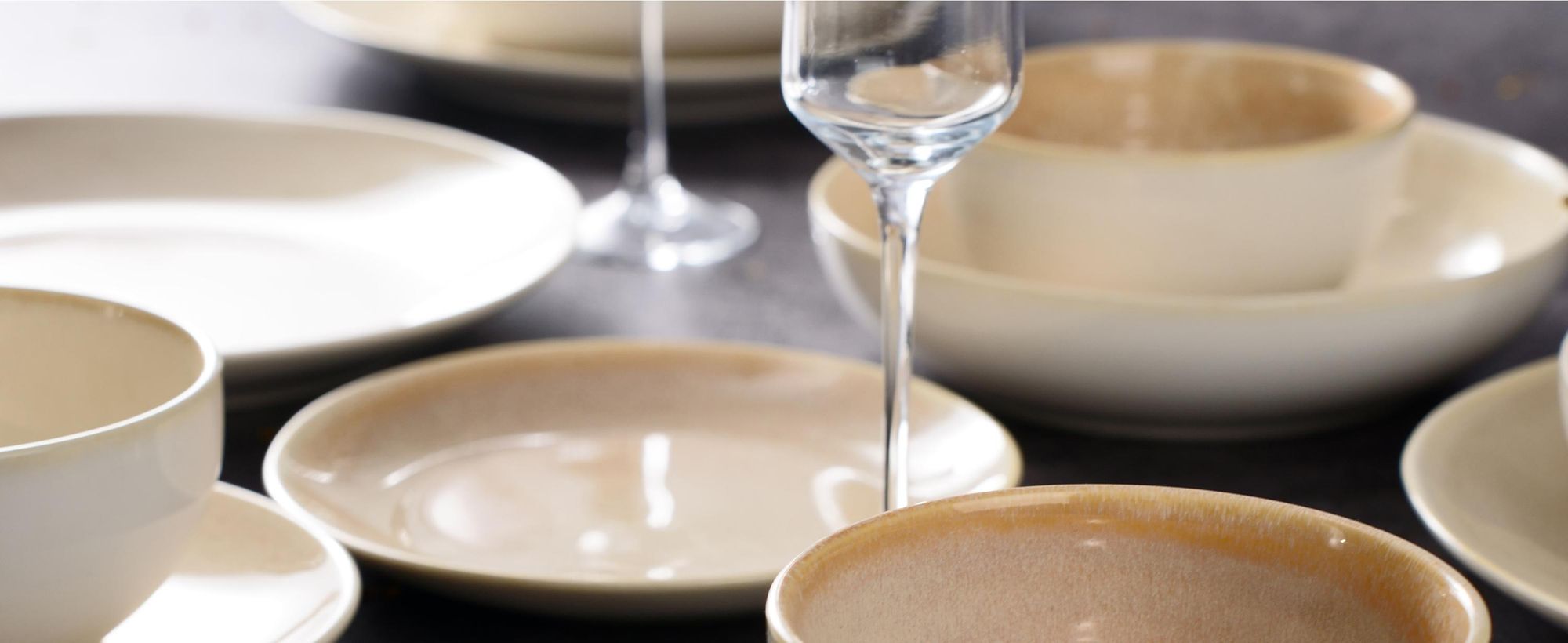 Tafelservice, 16tlg Kombiservice, Geschirrset mit Suppenteller Dessertteller Müslischale für 4 Personen Reactive-Glaze, Steingut, Mikrowellenherd