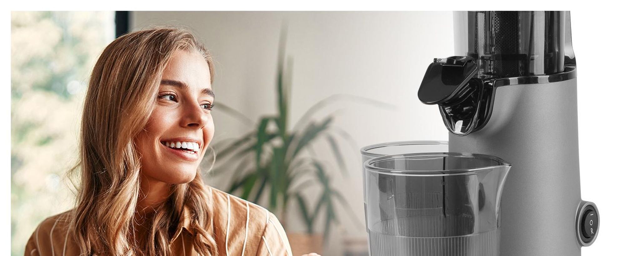 Genius Slow Juicer Entsafter Mini für Gemüse Obst 9 tlg, Kaltpressjuicer, 130 W, geräuscharm, schlichtes Design, leichte Früchte Saftpresse elektrisch