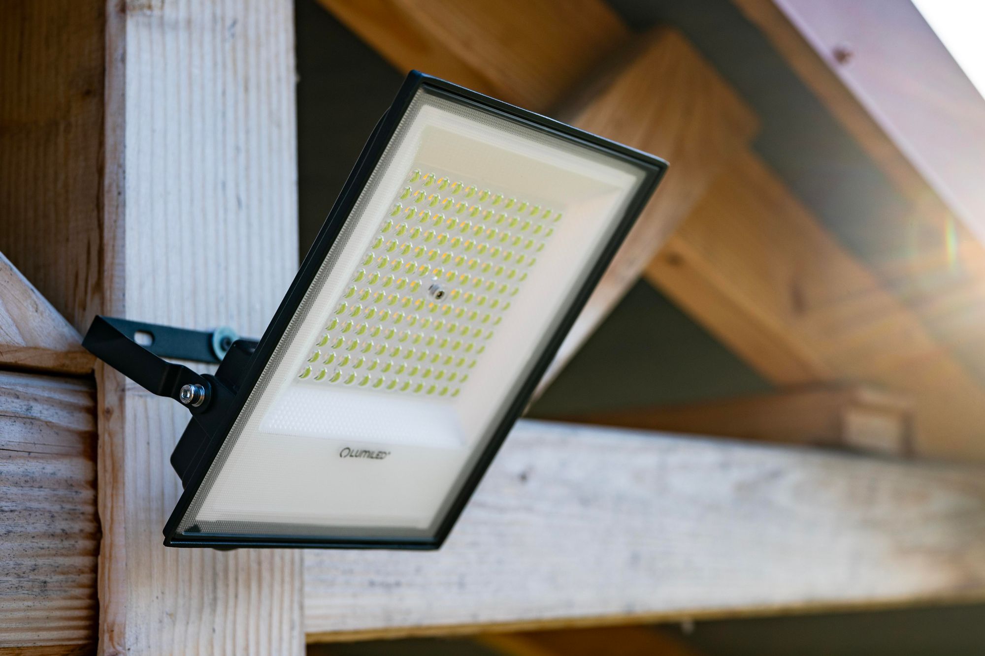 LUMILED LED Strahler mit Linse 100W Superhell Außenstrahler 11000 lm LED Fluter Strahler für Außen IP65 Wasserdicht IK05 4000K Neutralweiß Scheinwerfer Flutlichter schwarz Flutlichtstrahler