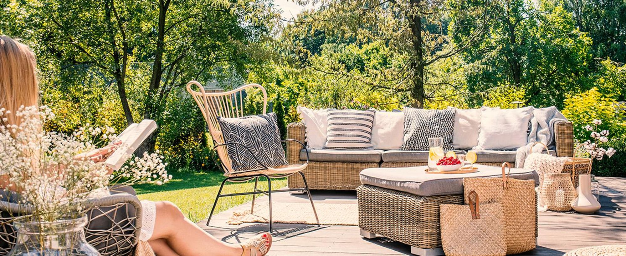 Outsunny Pavillon ca.3x3m, wasserabweisend Stabil Winterfest Pop-up Faltpavillon, UV Schutz 50+, Faltbar Partyzelt Gartenzelt mit 4 Seitenteilen Tasche Gartenpavillon für Camping Garten, Schwarz