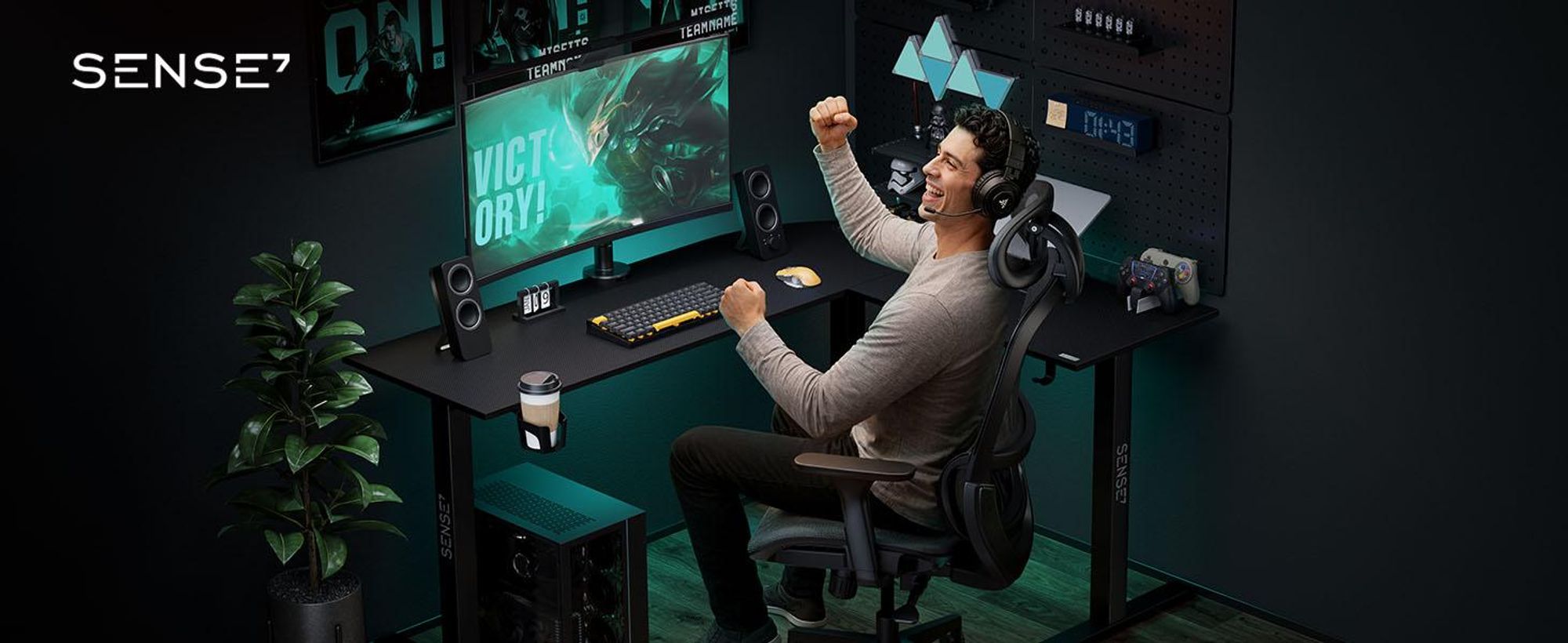 Sense7 RONG Gaming Eckschreibtisch L-Form 154x117 cm - Schwarz Computertisch Carbon Optik PC Gamer Tisch flexibel montierbar Home Office