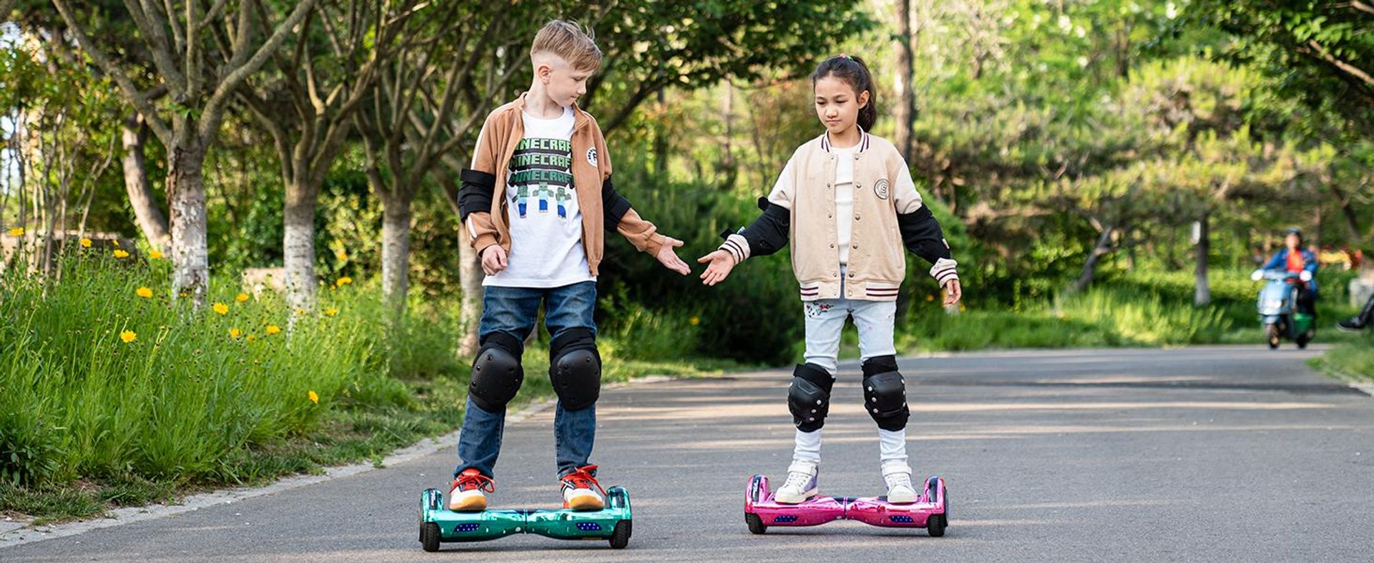 MEGA MOTION 6.5 Hoverboard mit sitz hoverkart GO-Kart für Kinder mit LED Leuchten & Bluetooth Musik Skateboard