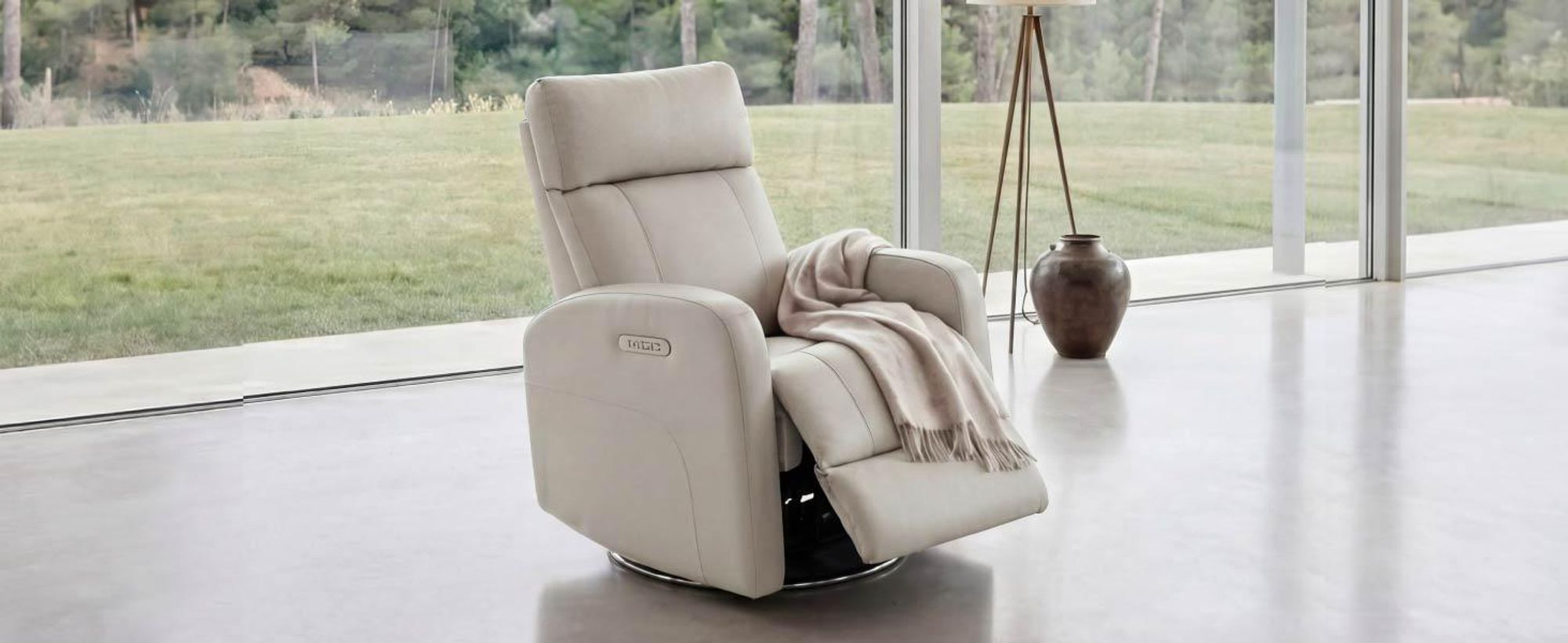 CHITA Elektrischer Relaxsessel, Echtleder, 270° drehbar, Fernsehsessel mit Liegefunktion, elektrisch verstellbar, USB-Anschluss