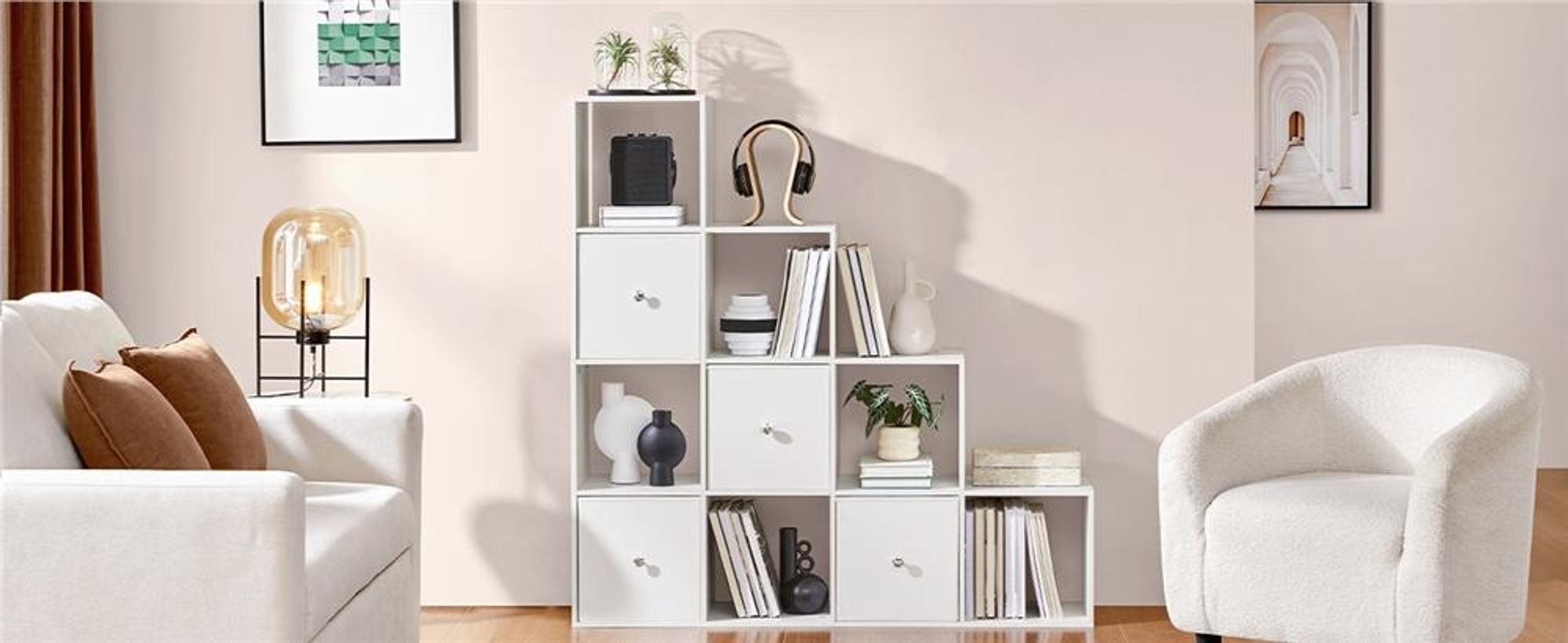 Yaheetech Bücherregal mit 10 Würfeln, Raumteiler Treppenregal für Spielzeuge, 4 Aufbewahrungskörbe, Würfelregal Stufenregal, Weiß