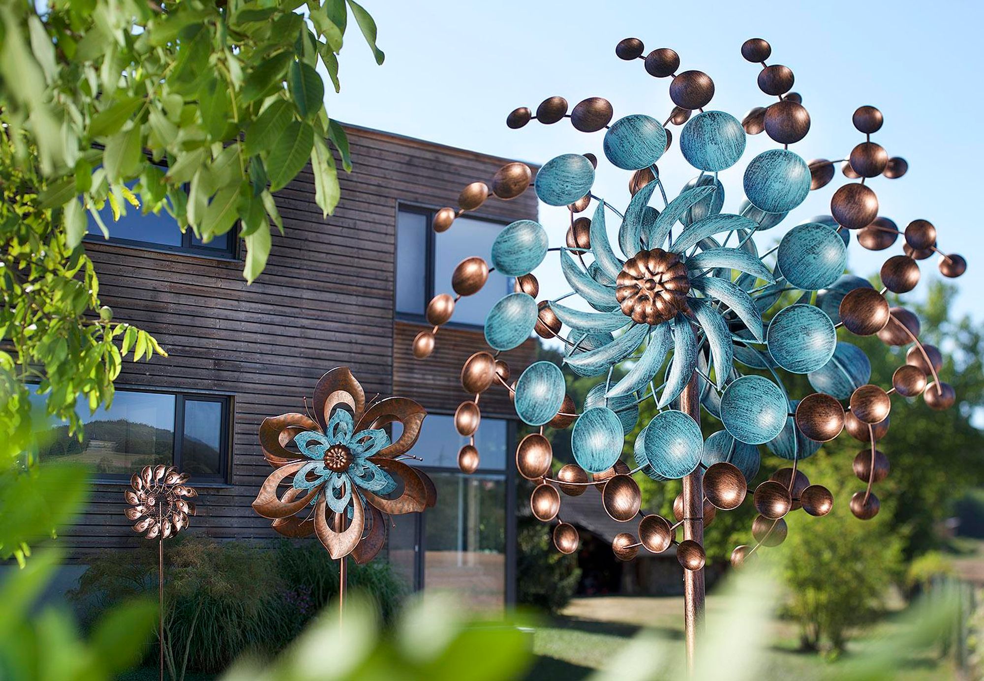 Kobolo Windrad Gartenstecker Dekostecker Windspiel XXL BUBBLES aus Metall groß - Windmühlen Windspiel Gartendeko Kräuterstecker Vogelschutz Garden