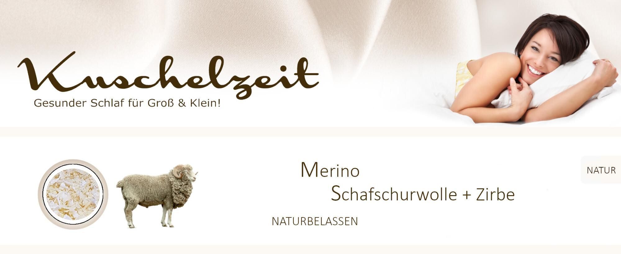 Kuschelzeit Logo. Eine Frau, die sich in ihr Kissen kuschelt. Merino Schafschurwollemit Zirbe.
