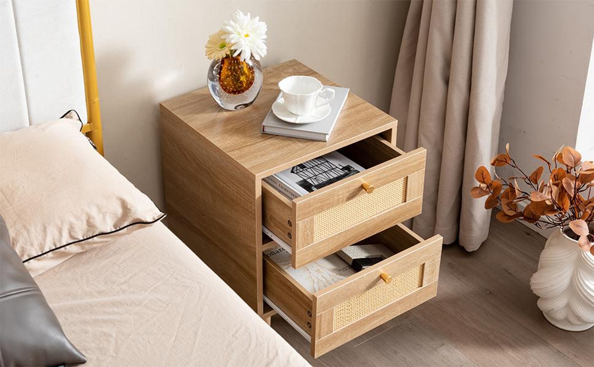 COSTWAY Nachttisch mit 2 Schubladen, Massivholzbeinen, Nachtschrank Rattan-Design, 40x40x59cm Eiche