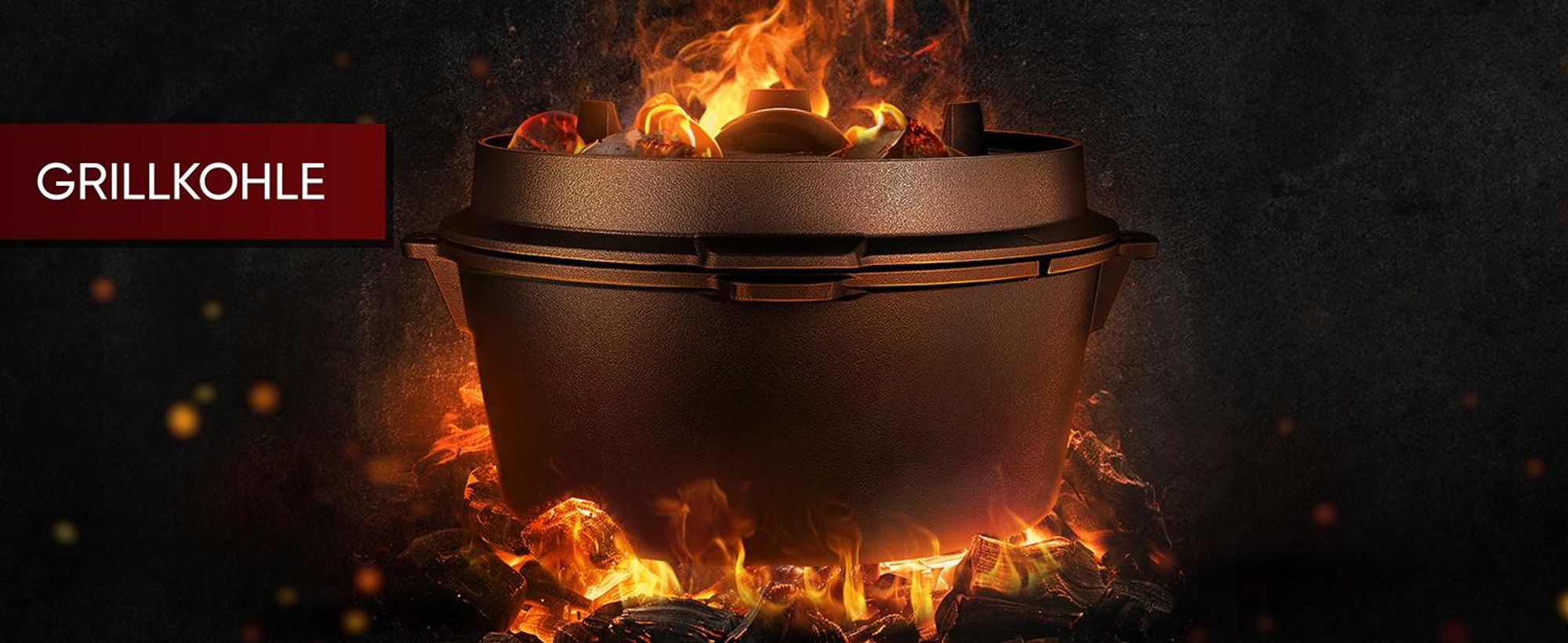 Dutch Oven auf glühender Kohle – gleichmäßige Hitze für perfekte Garergebnisse.