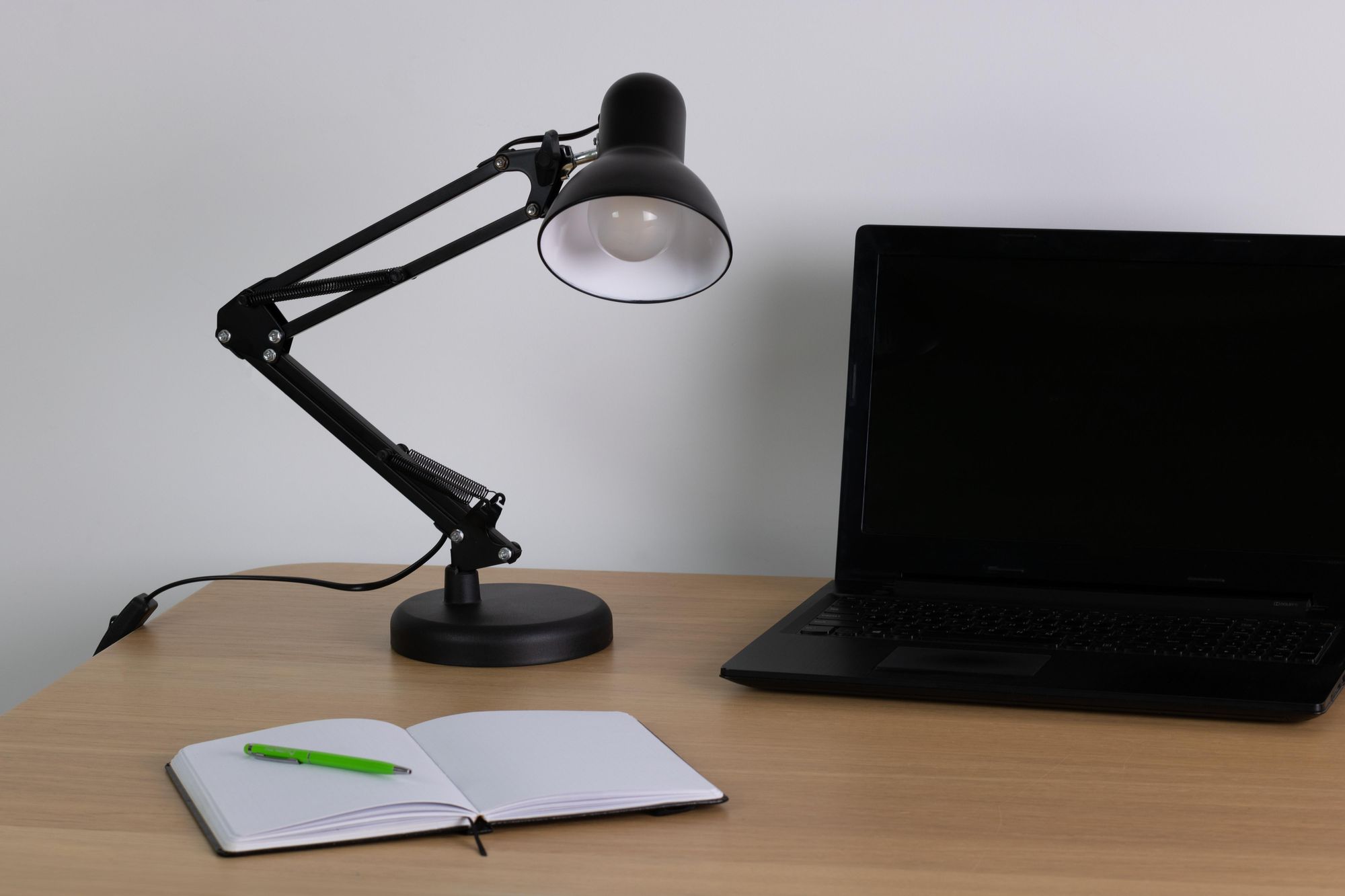 LUMILED Schreibtischlampe klassisch Leselampe Schwarz Tischleuchte Tischlampe Verstellbarer Arm mit E27 Retro aus Metall Schreibtischleuchte
