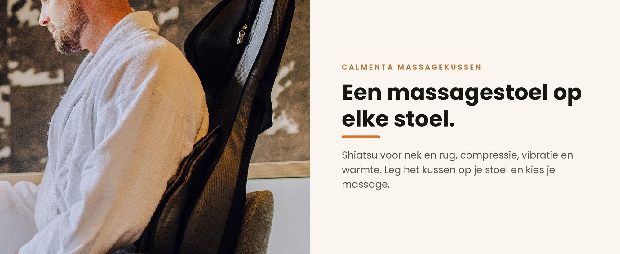 Man ontspant op een stoel met het Calmenta massagekussen