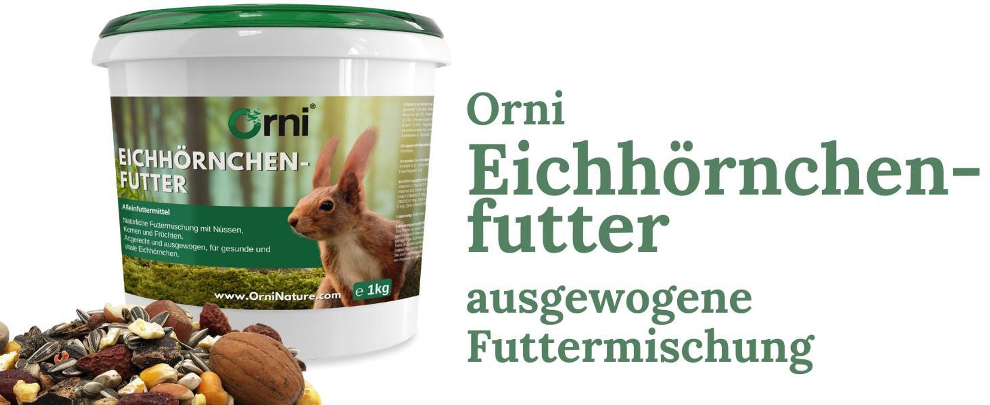 Futterhaufen vor Produktverpackung