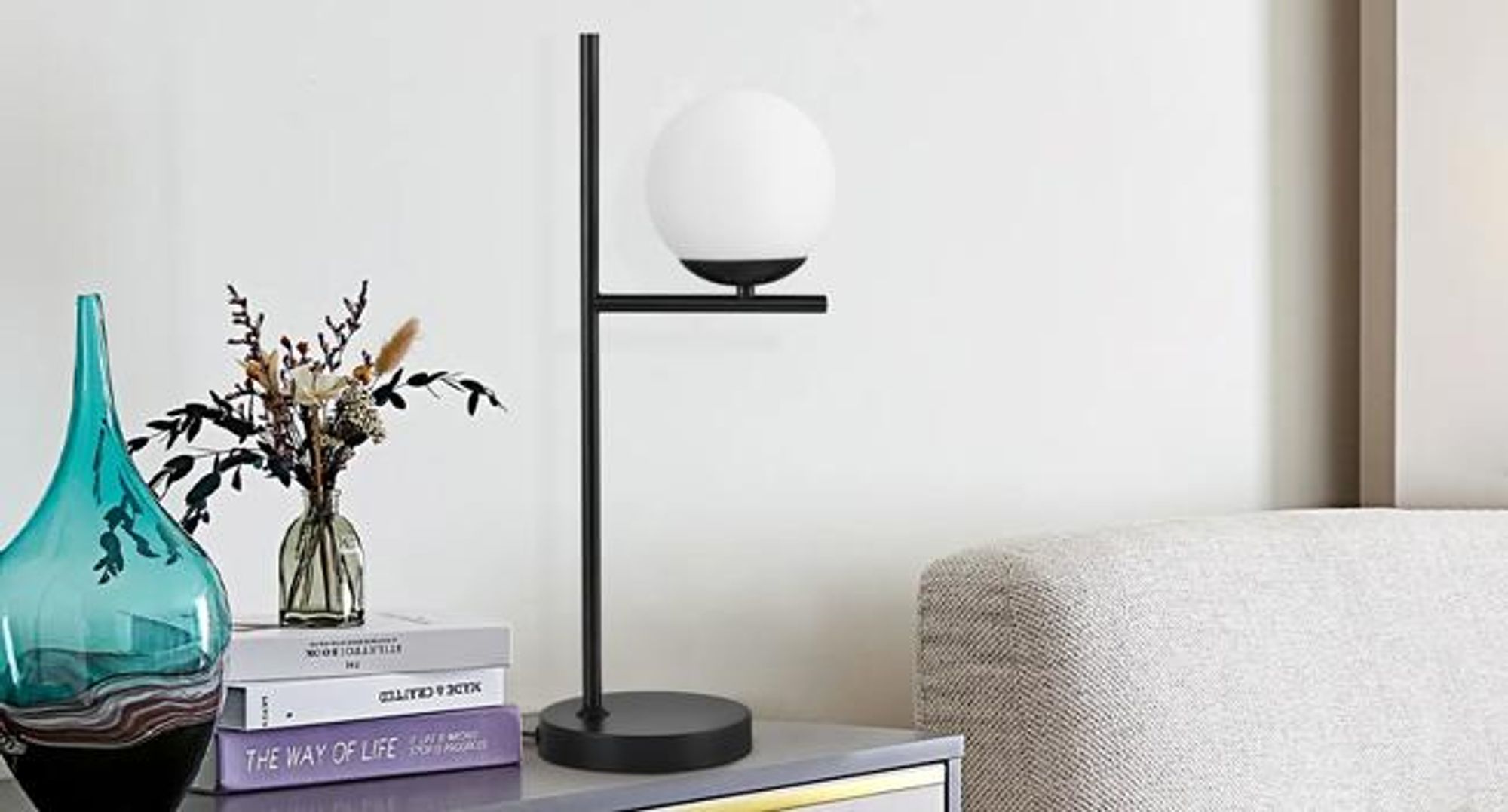 ZMH Nachttischlampe Schwarz Modern Tischlampe 1 Flammig Metall Tischleuchte mit Schalter aus Weiß Glas E27 Fassung für Wohnzimmer Schlafzimmer Kinderzimmer
