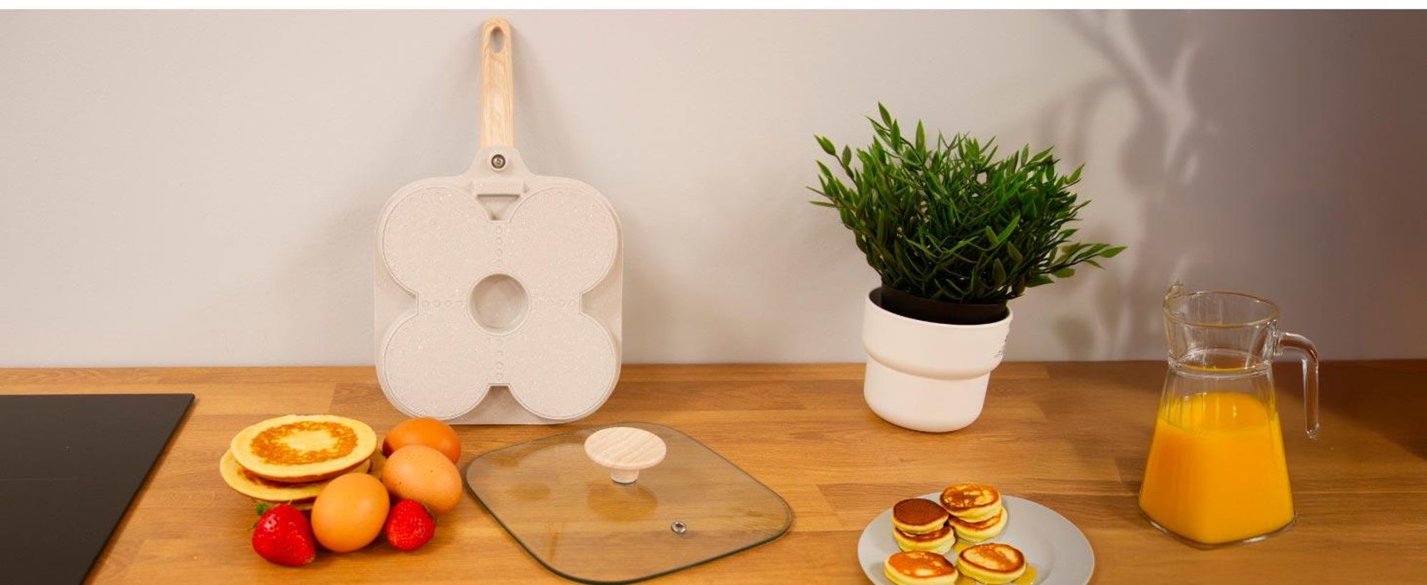 Briebe FPE1176 Spiegeleipfanne Induktion Pancake Pfanne, Glasdeckel, Antihaftbeschichtet Creme