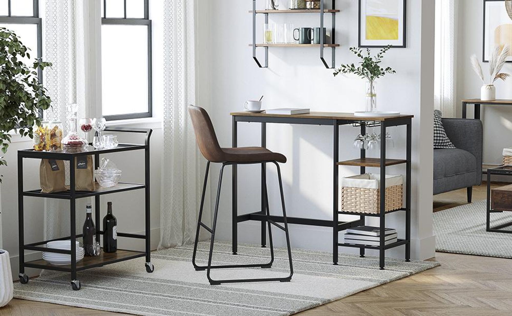 VASAGLE Bartisch mit Halterungen für Weingläser und Flaschen, Industrie-Design