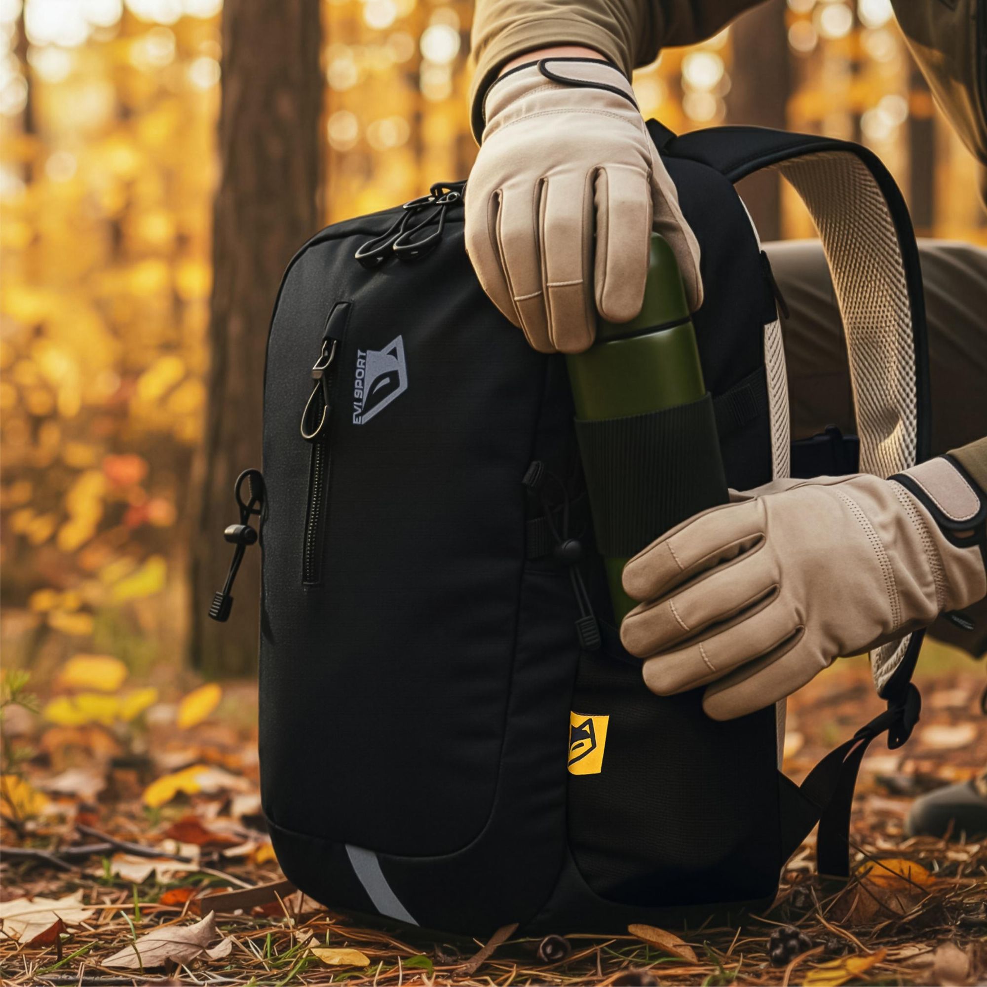 Wanderrucksack 25L Trekkingrucksack Herren & Damen, Titan-Core™ Nylon Outdoor Rucksack mit Regenschutz & Laptopfach, EVI SPORT Trailpack Schwarz