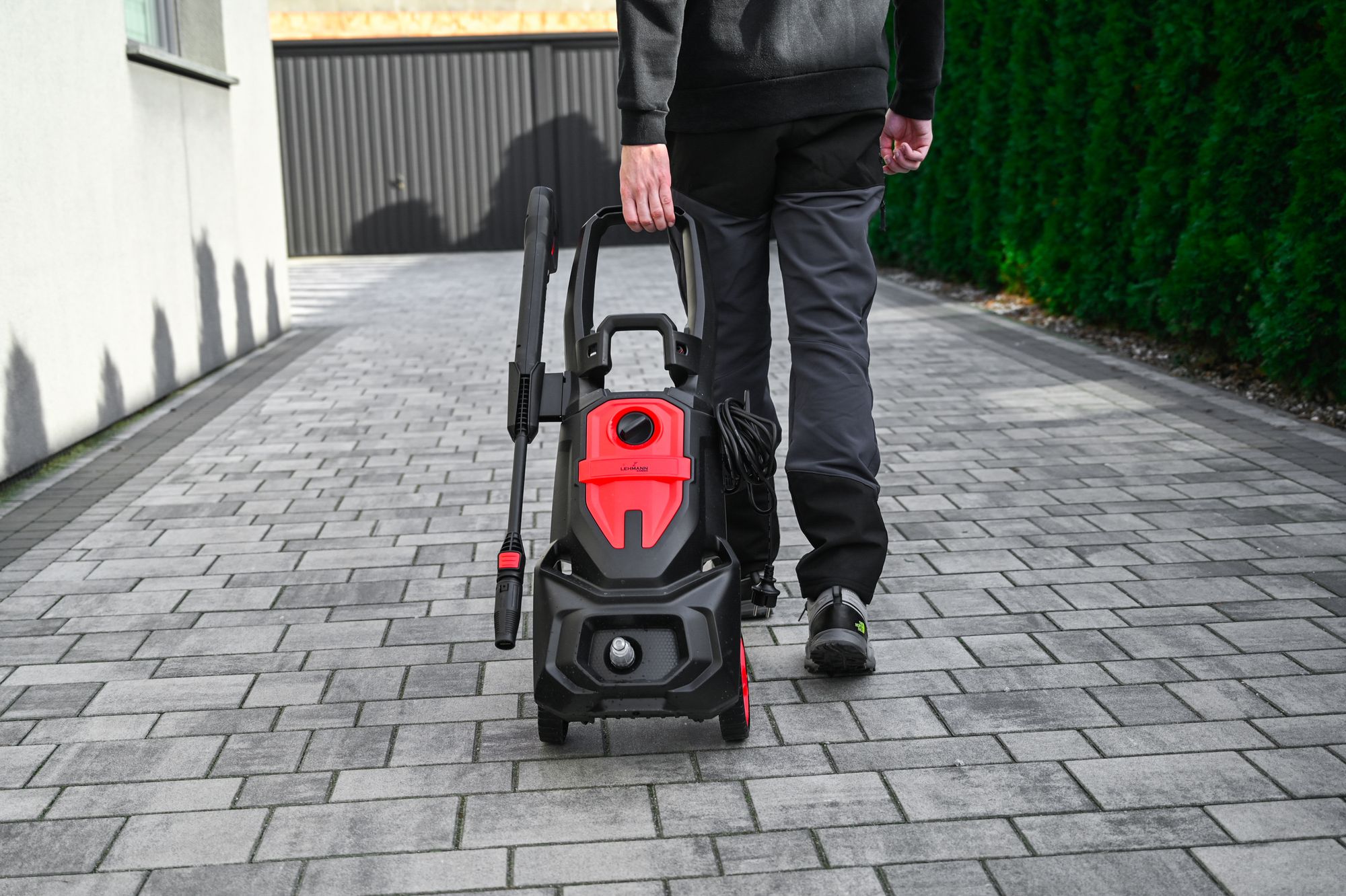Myjka ciśnieniowa Lehmann Austin 1800 W, 260 bar, przepływ wody 450 l/h, ze zwijaczem węża 5 m, pianownicą i dyszą turbo, pistolet HYDRO TOUCH