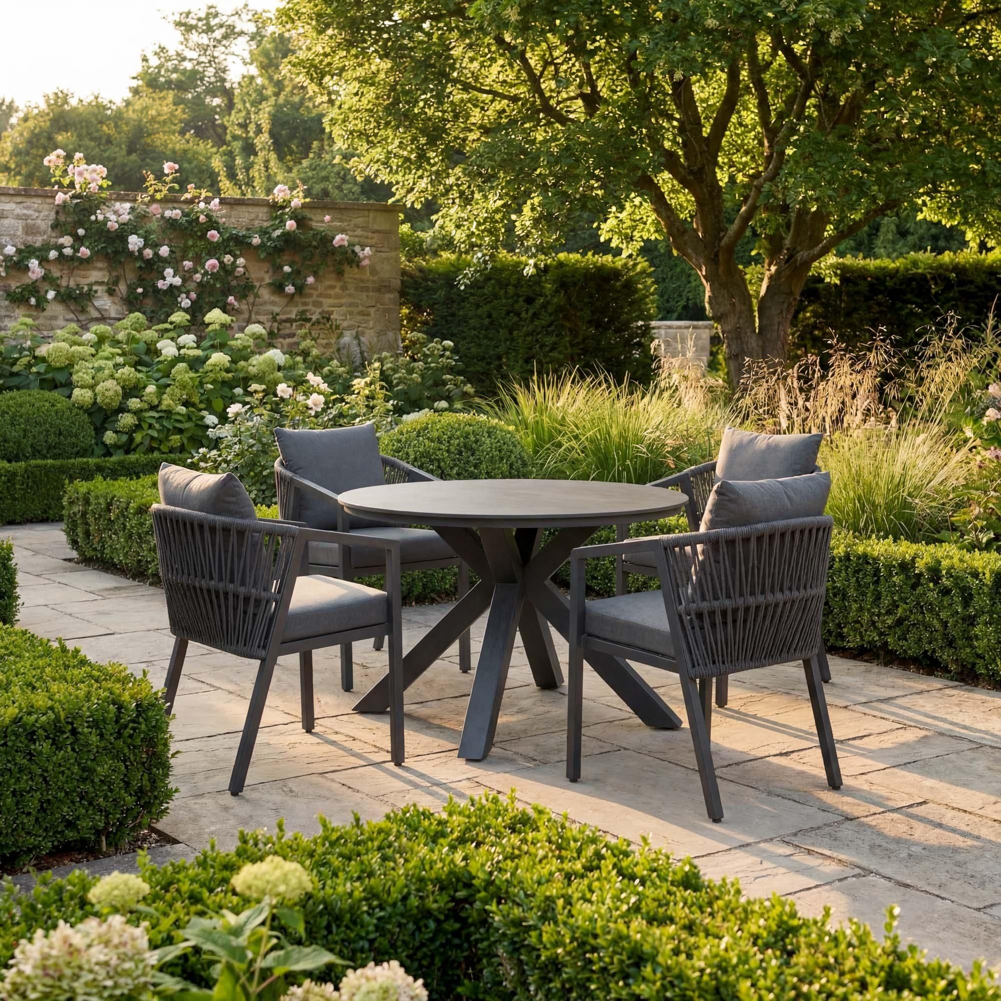 di volio Gartenmöbel Set LICATO – grau, moderne Balkonmöbel mit Tisch und 4 Stühlen, Terrassenmöbel für außen, stabil & bequem