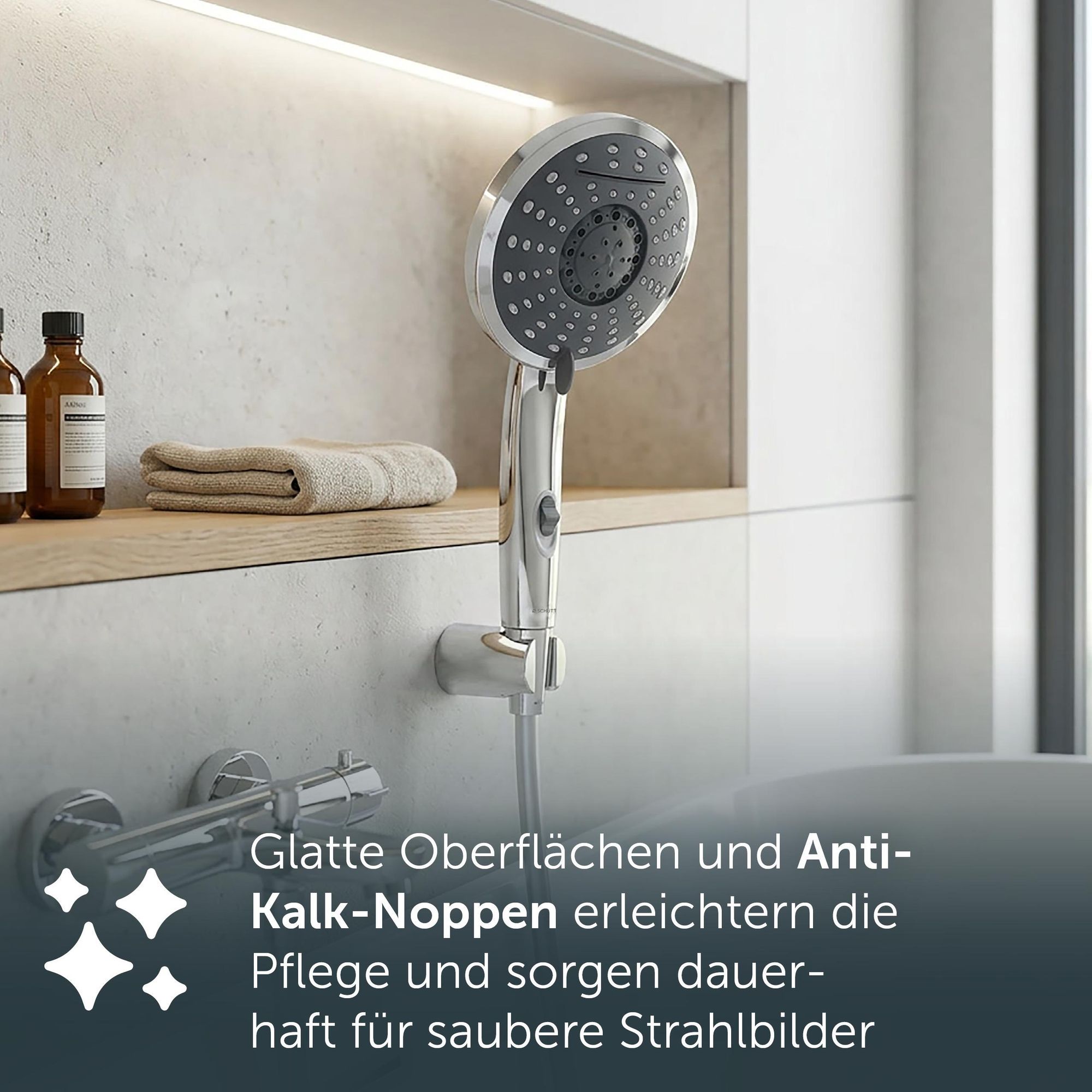 Das Bild zeigt die glänzende, glatte Oberfläche und die Anti-Kalk-Noppen.