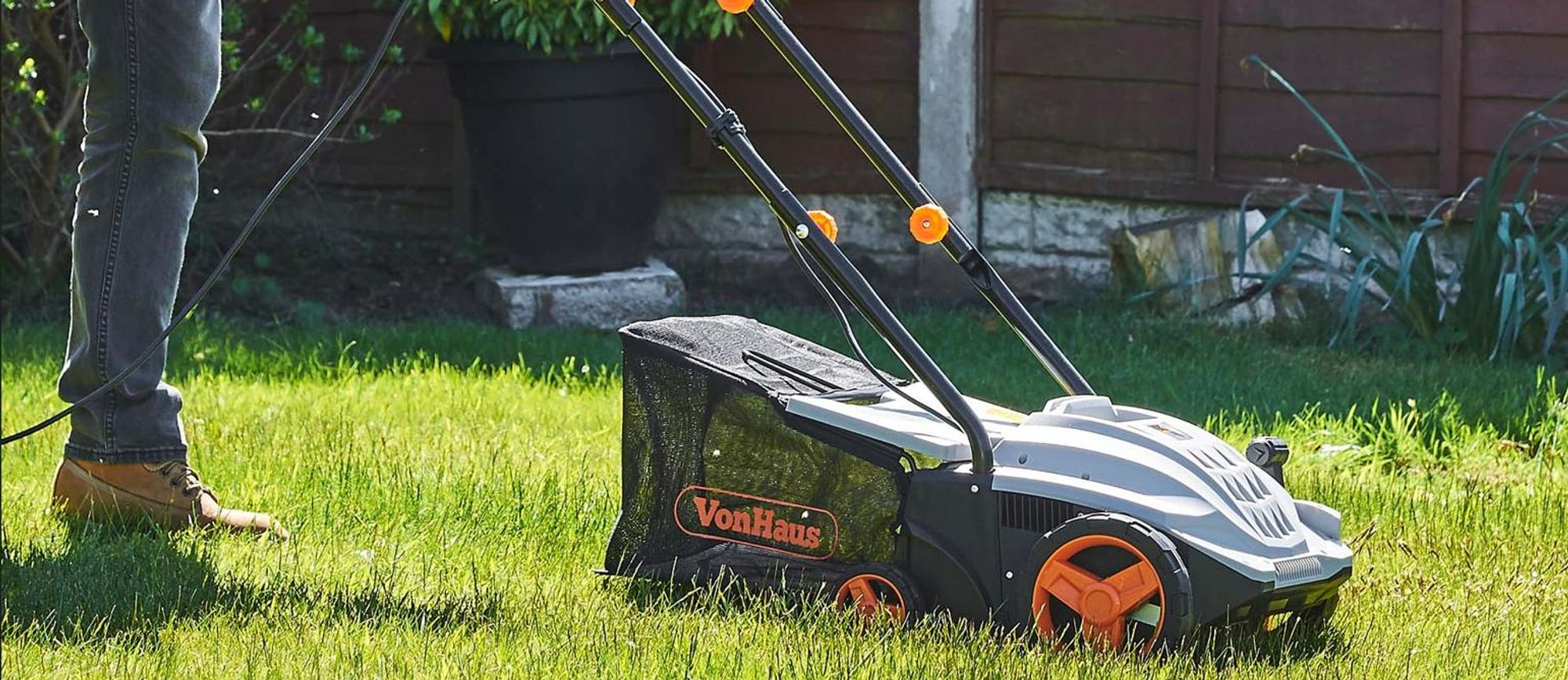 VonHaus 2-in-1 Rasen Vertikutierer Aerator 1500W - 30L Fangkorb, 4 Schnitthöhen