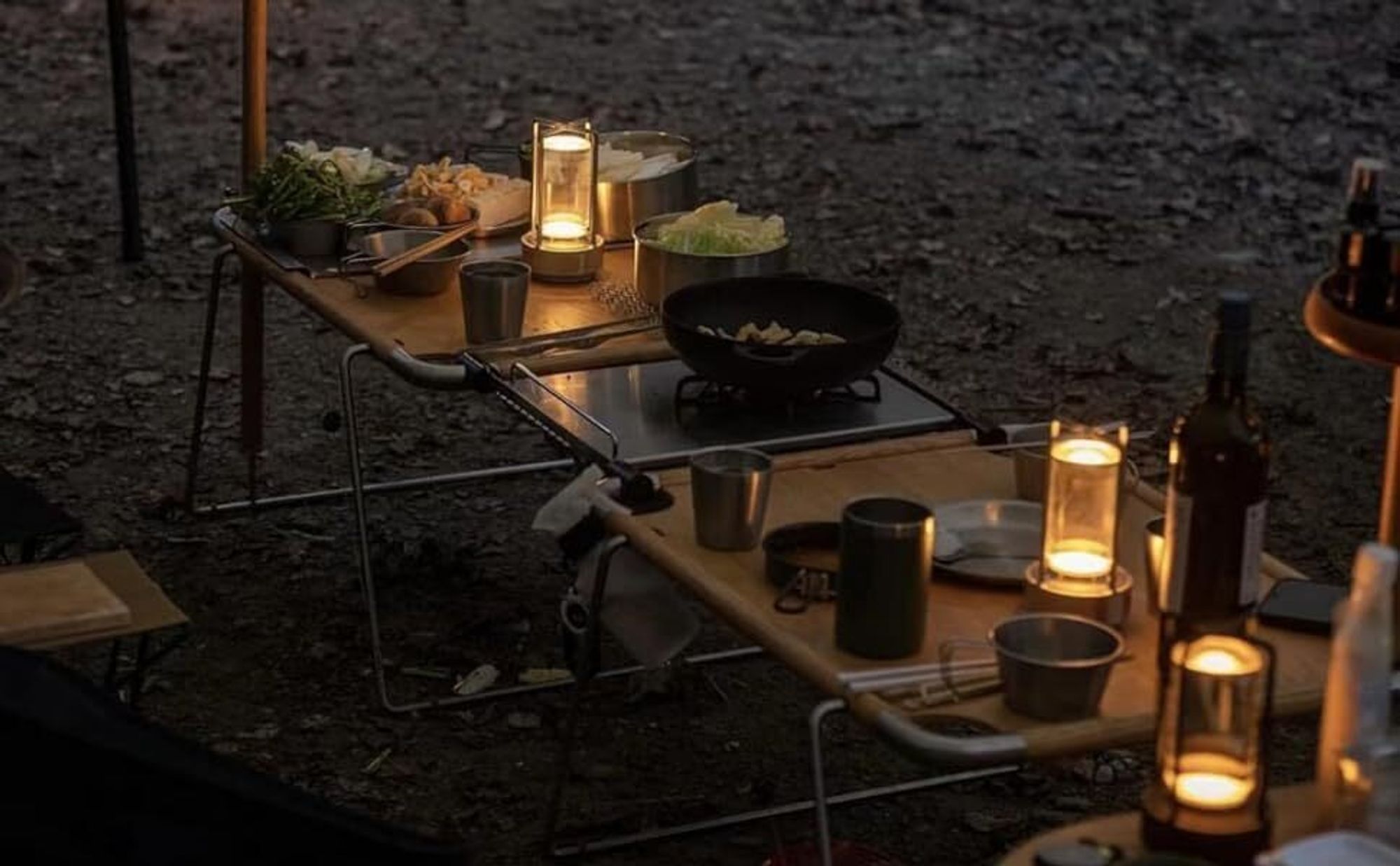 Tragbare Metall-Tischlampe für Innen/Außen, Wiederaufladbare Kabellose LED-Lampe, 3-Farben Stufenlos Dimmbar, Restaurant/Schlafzimmer/Bar/Campinglicht