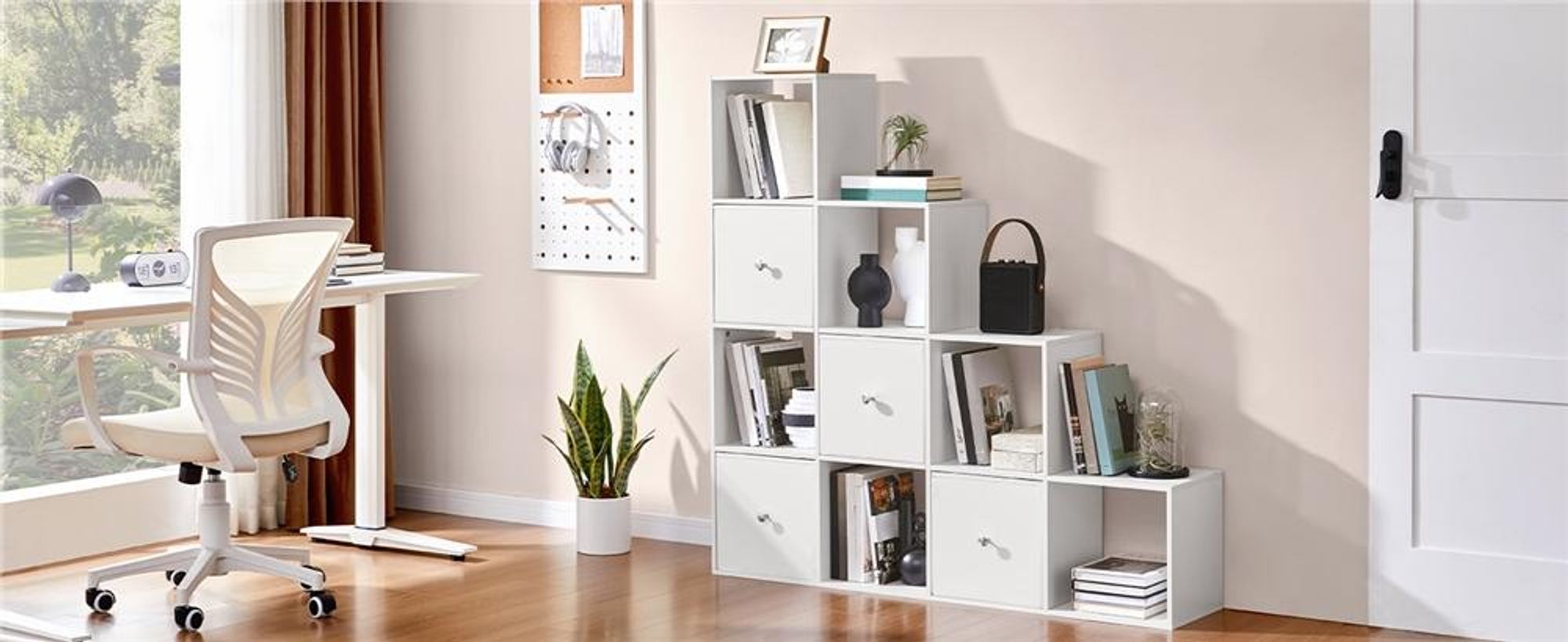 Yaheetech Bücherregal mit 10 Würfeln, Raumteiler Treppenregal für Spielzeuge, 4 Aufbewahrungskörbe, Würfelregal Stufenregal, Weiß
