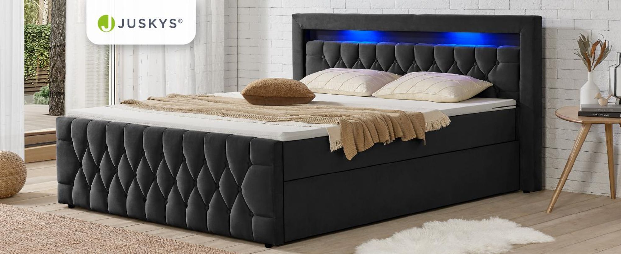 Juskys Boxspringbett Leona Samt 180x200 cm in Schwarz – mit LEDs, Topper & Federkern-Matratzen