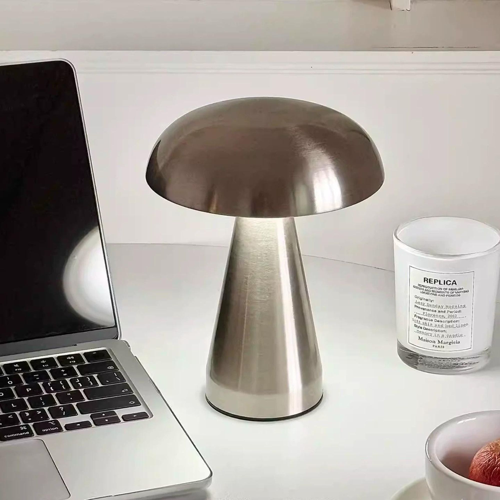 LED-Pilzlampe, tragbare Metall-Schreibtischlampe,USB-Aufladung Nachttischlampe,  dreifarbiges Touch-Kabellos Dimmen, Augenschutz-Nachtlicht, Silber
