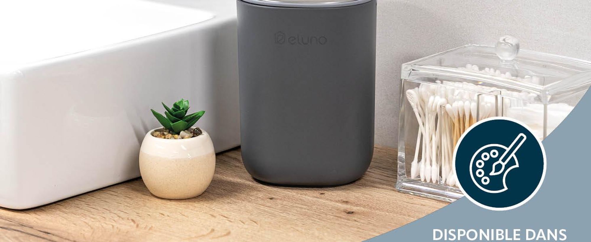 Poubelles pour produits cosmétiques dans la salle de bains et la cuisine