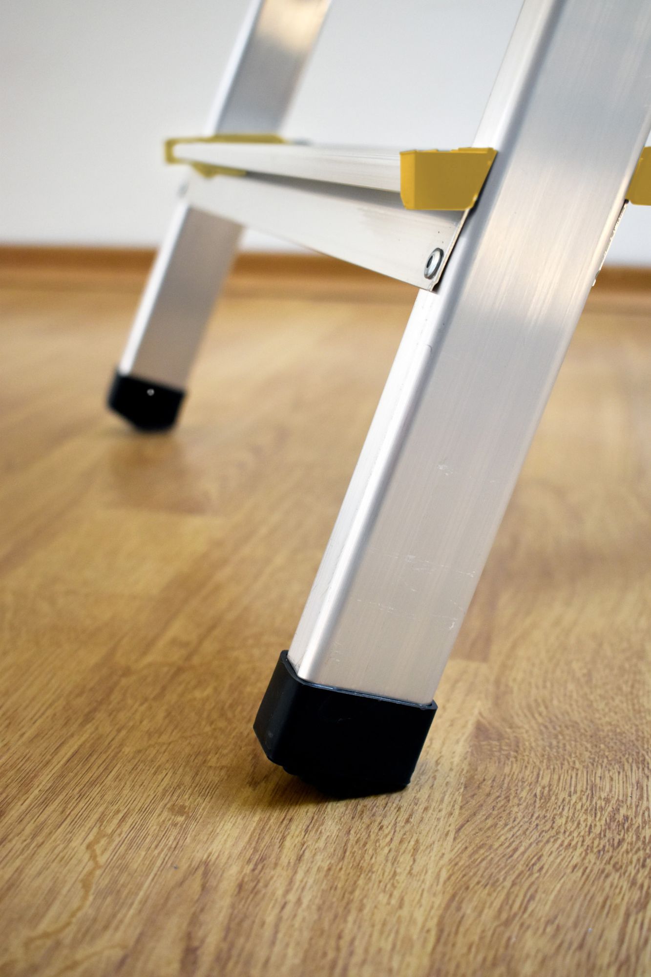Drabest | Aluminium-Trittleiter 3 Stufen - Klappbar - Antirutsch - 150 kg Tragkraft - Vielseitig einsetzbar