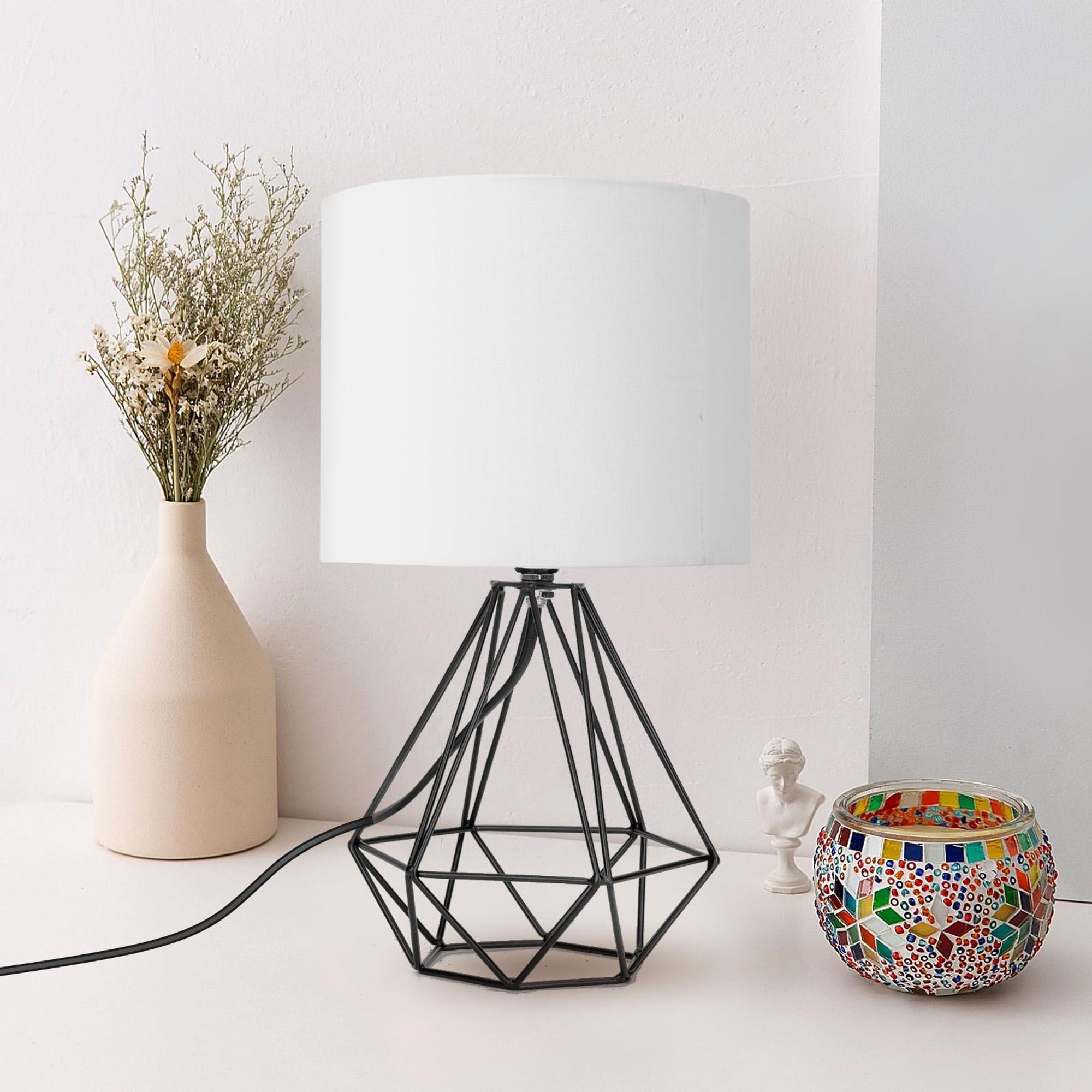 Aigostar - Tischlampe, Kleine Nachttischlampe, Modernes Hohlblock-Design Tischleuchte, Schreibtischlampe mit Weißem Stoff-Schirm , Sockel E14