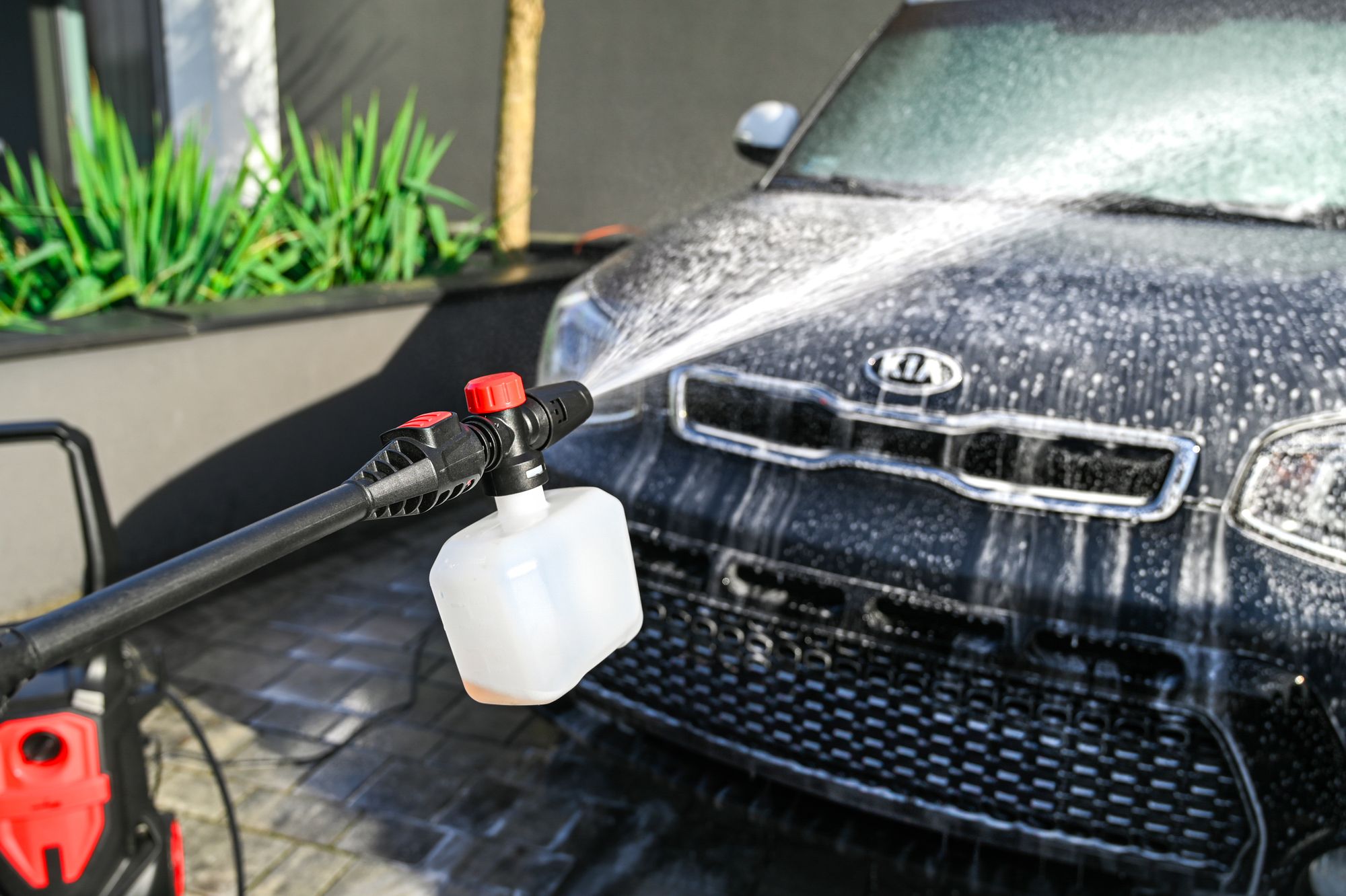 Myjka ciśnieniowa Lehmann Austin 1800 W, 260 bar, przepływ wody 450 l/h, ze zwijaczem węża 5 m, pianownicą i dyszą turbo, pistolet HYDRO TOUCH
