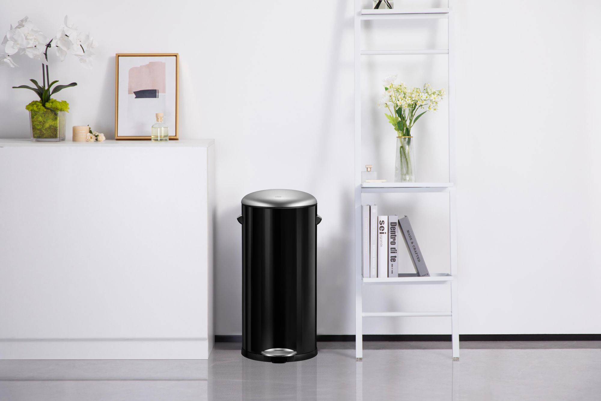 EKO - Belle Deluxe Poubelle à pédale 30 litres - Steel Plastic - noir brillant,mat s/s