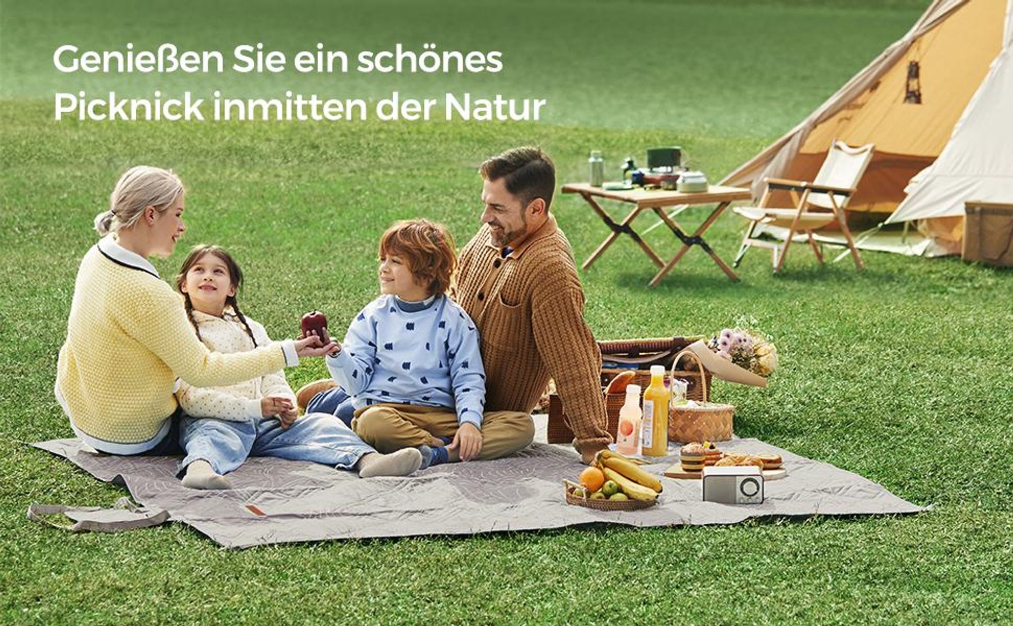 SONGMICS Picknickdecke, 200 x 200 cm, mit 4 Erdankern, maschinenwaschbar, khaki mit tropischem Farn
