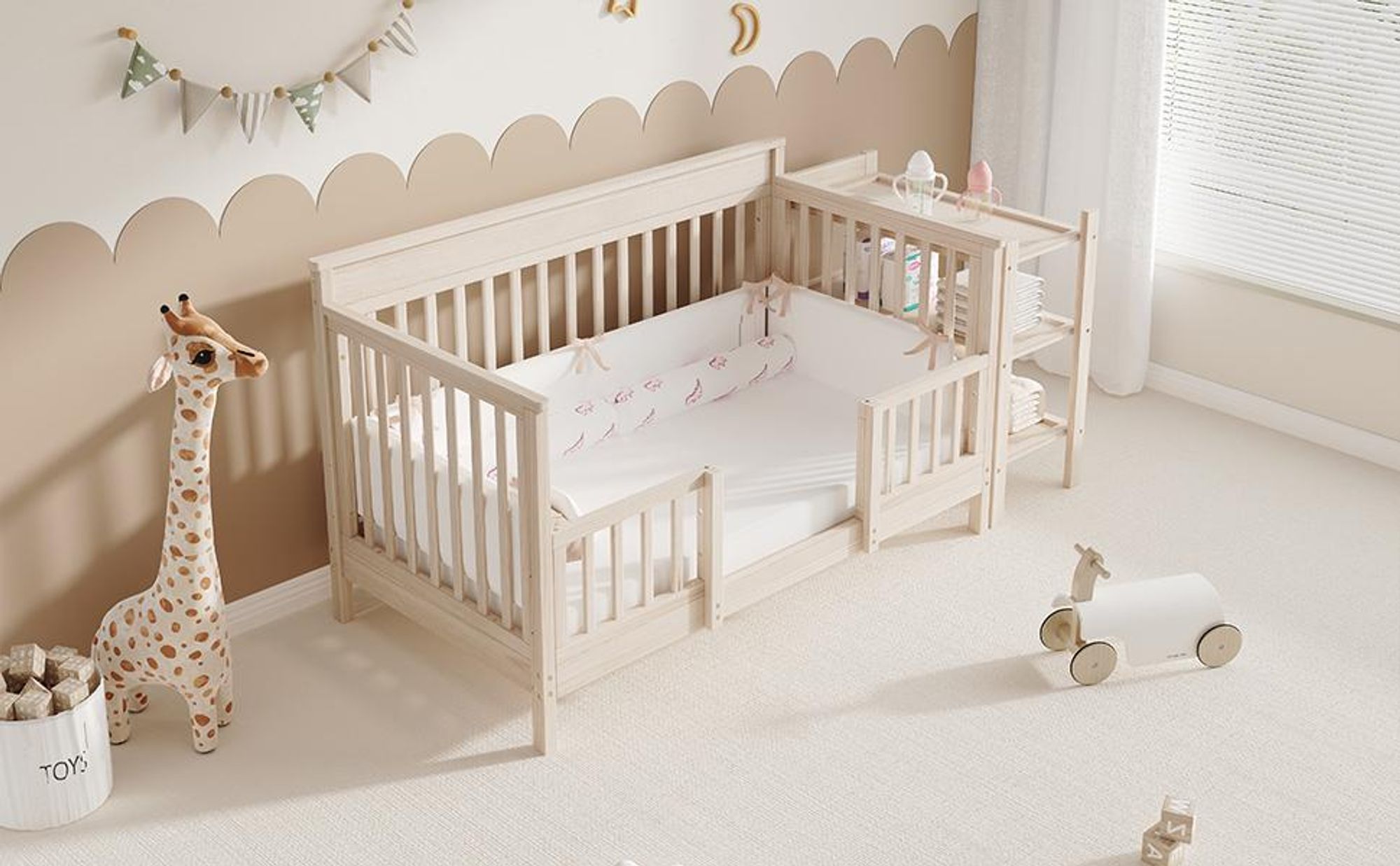 Merax 3-in-1 Babybett 140x70 cm, Massivholz Kinderbett, 3-fach höhenverstellbar, Beistellbett & Sofa-Modus, mit Wickeltisch, Regal, Schutzzaun, Natur