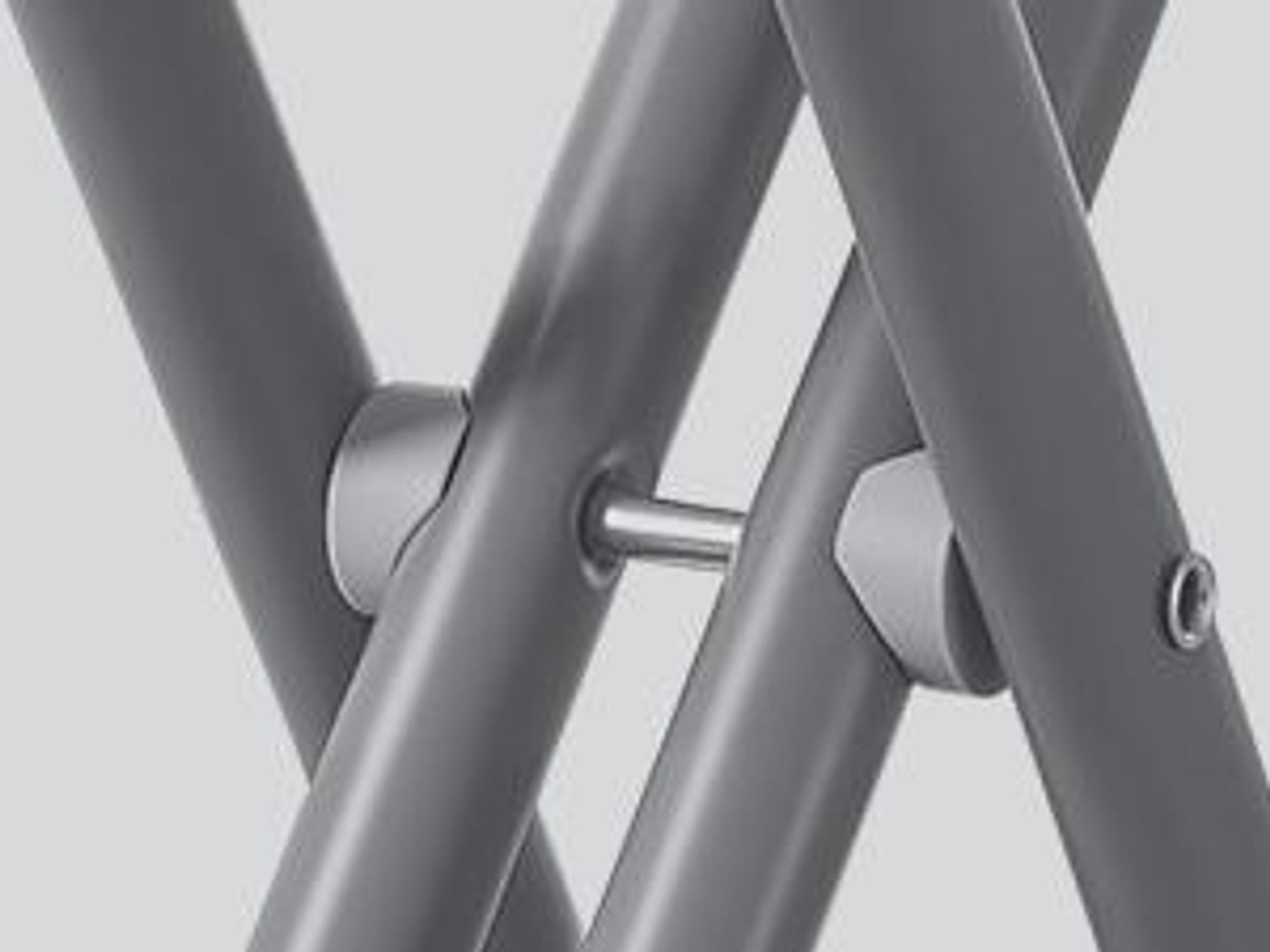 SONGMICS Bügelbrett mit Steckdose, für Dampfbügeleisen, Höhenverstellbar, Klappbar, 152 x 48 x 72-92 cm, Grau und Silber
