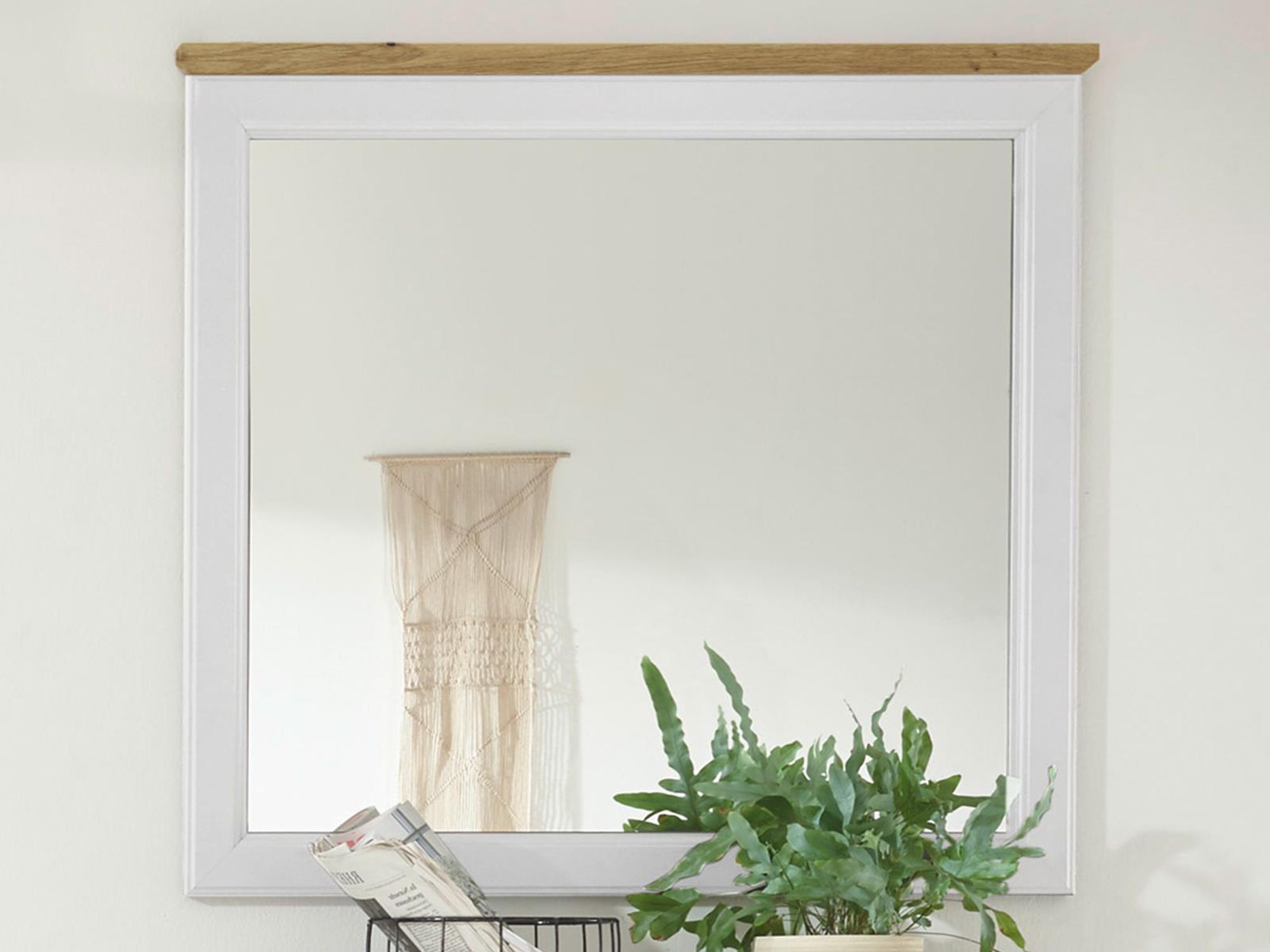 Tomlin II – Wandspiegel im Landhausstil mit großzügiger Spiegelfläche